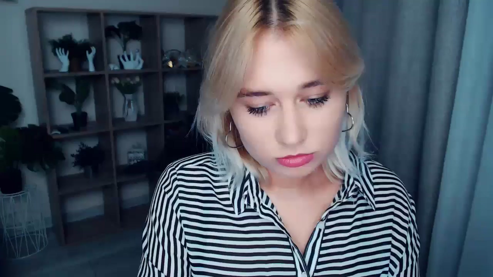 Gallery image thumbnail from Kukla_kolduna's myfreecams stream on, 09/29/2024, 16:35 image 10 of 20