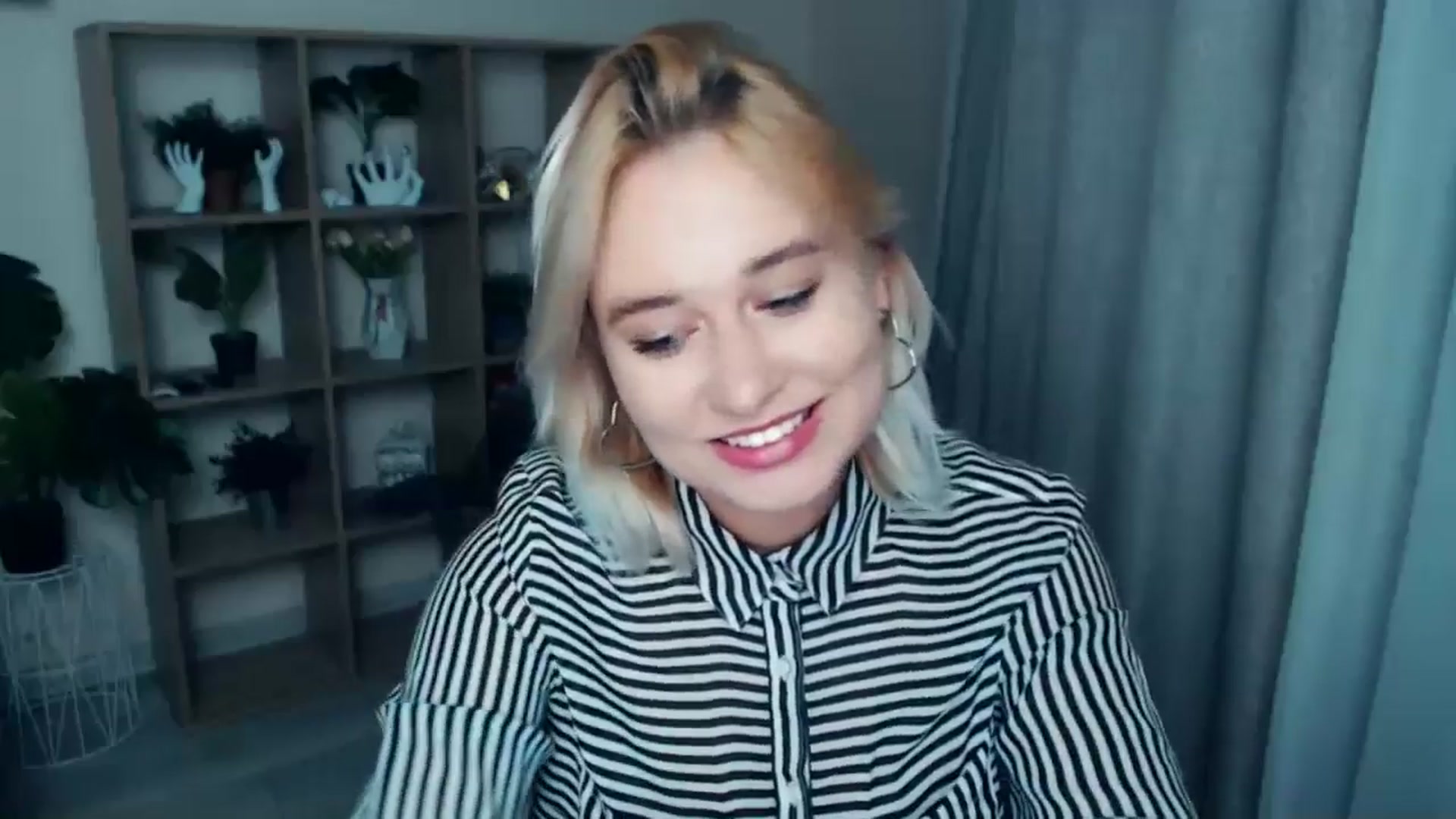 Gallery image thumbnail from Kukla_kolduna's myfreecams stream on, 09/29/2024, 16:35 image 18 of 20