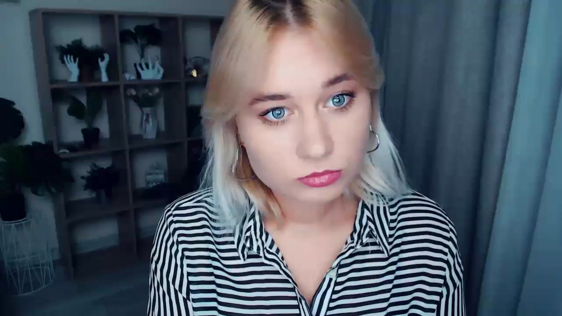 Gallery image thumbnail from Kukla_kolduna's myfreecams stream on, 09/29/2024, 16:35 image 1 of 20
