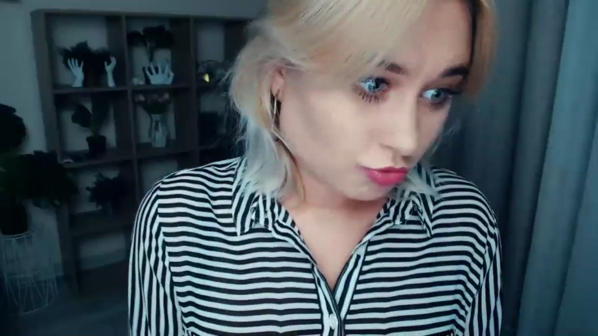 Gallery image thumbnail from Kukla_kolduna's myfreecams stream on, 09/29/2024, 16:35 image 7 of 20