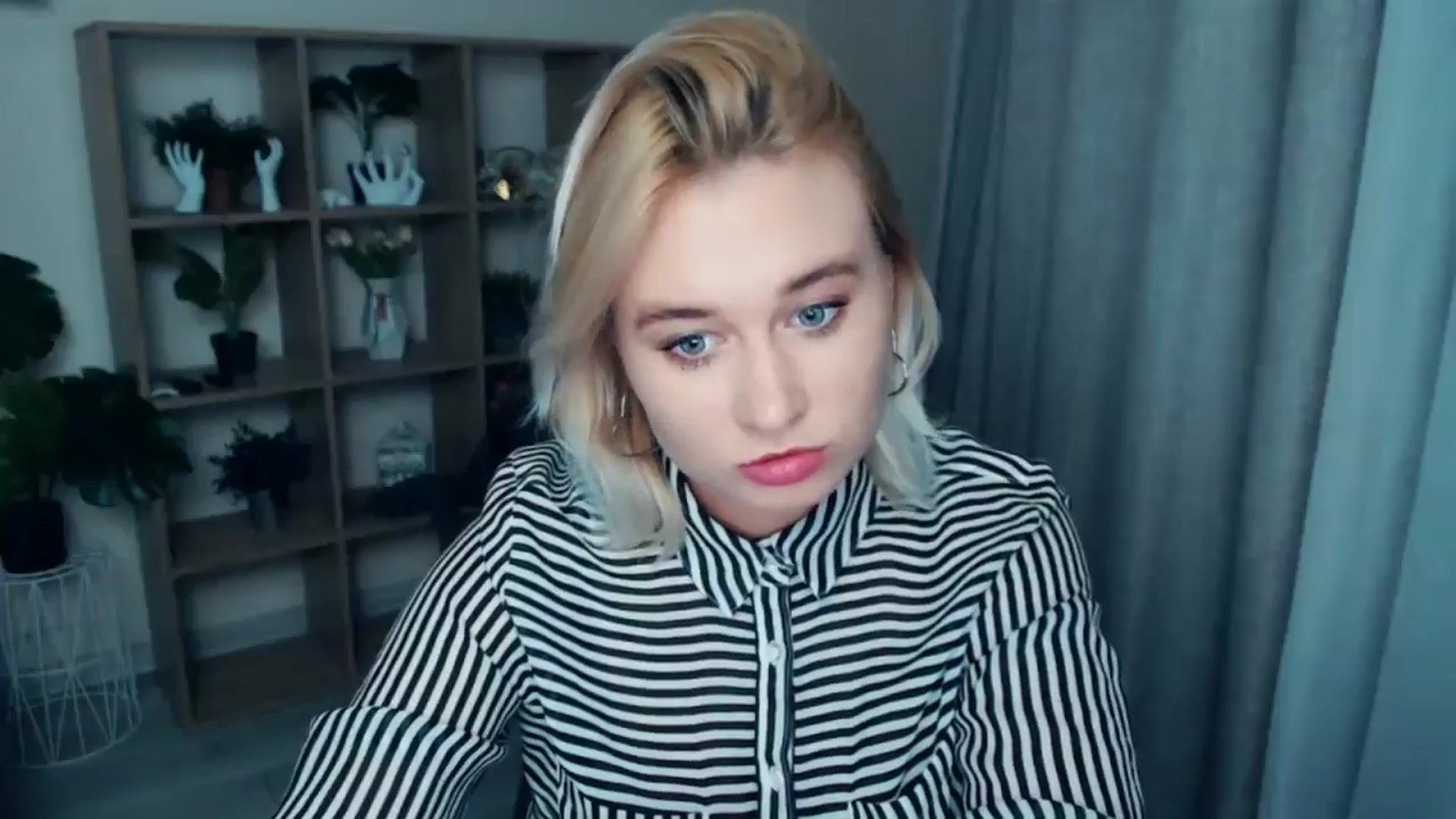 Gallery image thumbnail from Kukla_kolduna's myfreecams stream on, 09/29/2024, 16:35 image 17 of 20