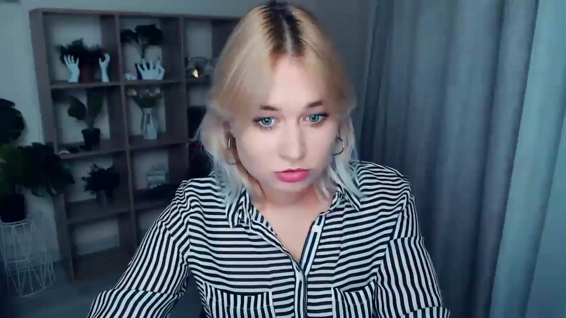 Gallery image thumbnail from Kukla_kolduna's myfreecams stream on, 09/29/2024, 16:35 image 11 of 20