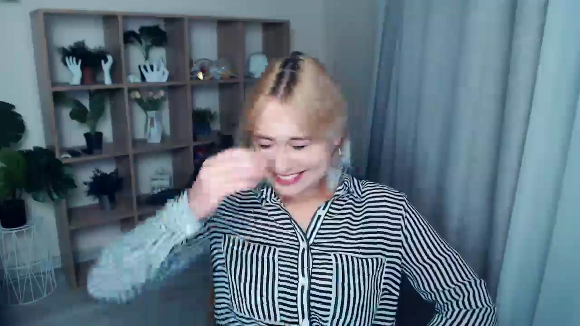 Gallery image thumbnail from Kukla_kolduna's myfreecams stream on, 09/29/2024, 16:35 image 5 of 20