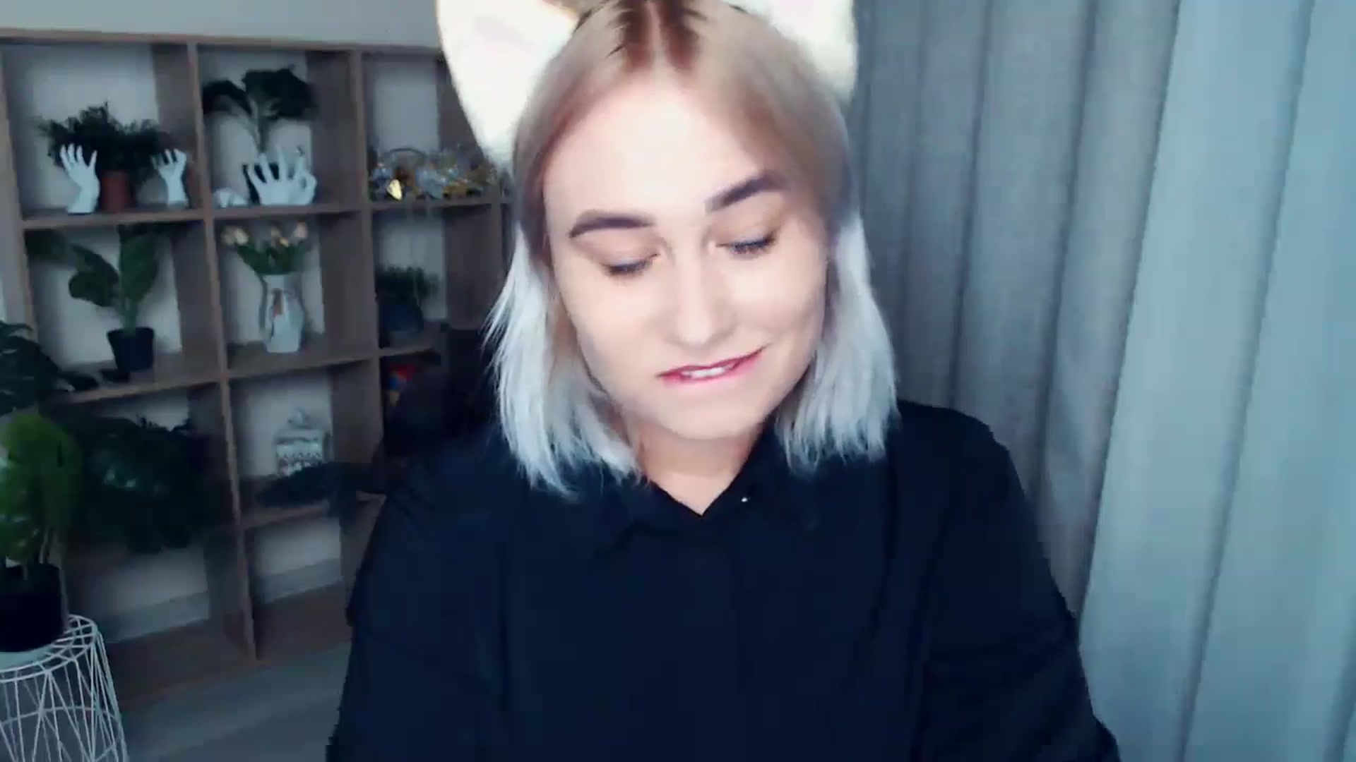 Gallery image thumbnail from Kukla_kolduna's myfreecams stream on, 09/30/2024, 16:21 image 12 of 20