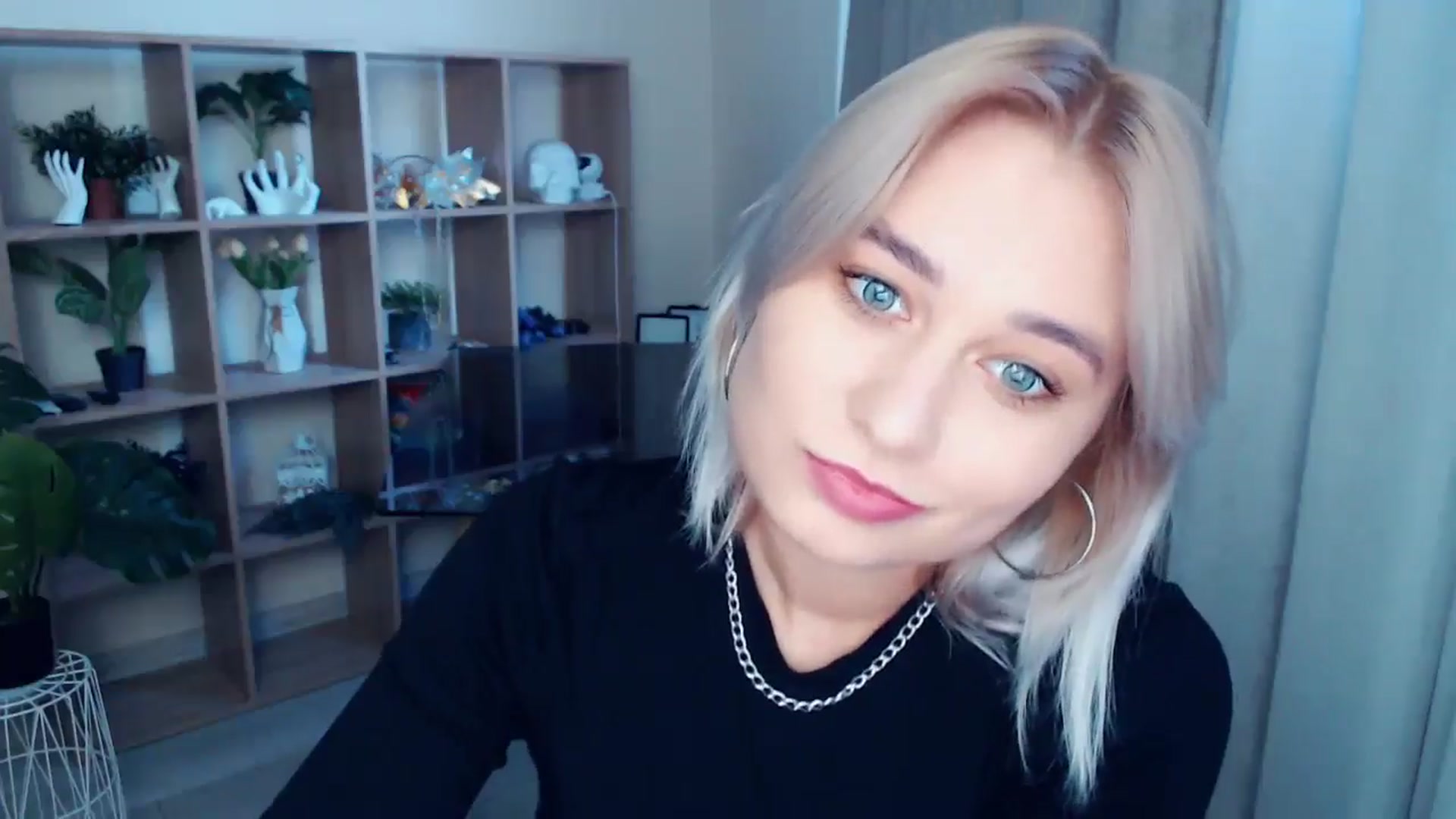 Gallery image thumbnail from Kukla_kolduna's myfreecams stream on, 10/03/2024, 15:08 image 20 of 20