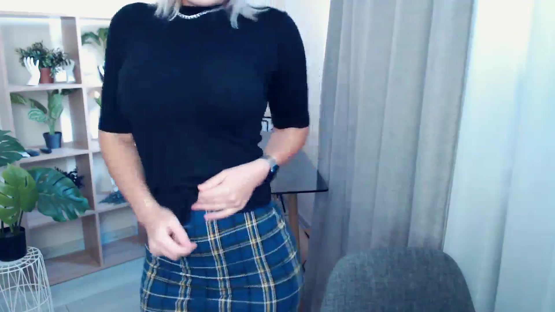 Gallery image thumbnail from Kukla_kolduna's myfreecams stream on, 10/03/2024, 15:08 image 6 of 20