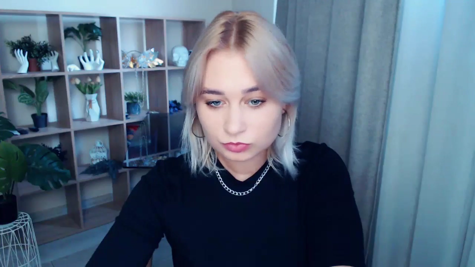 Gallery image thumbnail from Kukla_kolduna's myfreecams stream on, 10/03/2024, 15:08 image 16 of 20