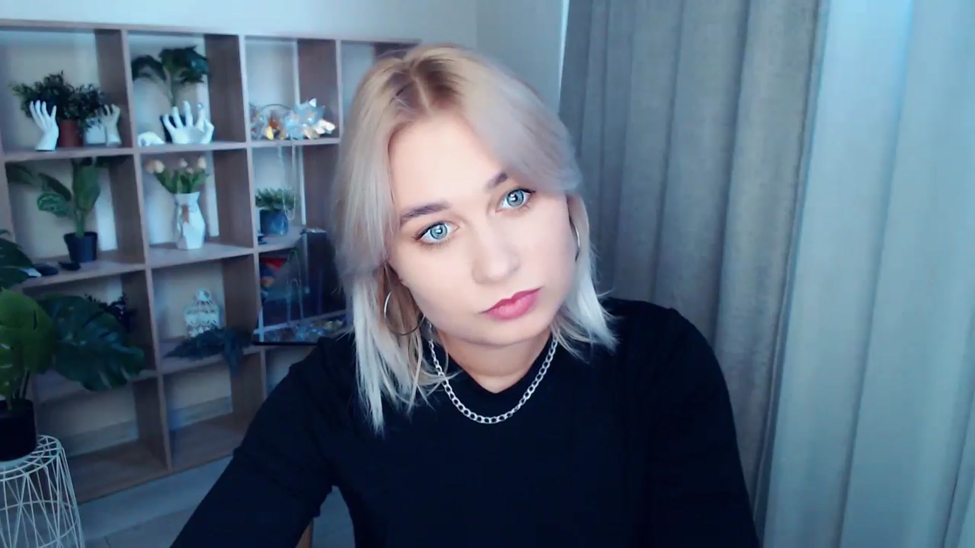 Gallery image thumbnail from Kukla_kolduna's myfreecams stream on, 10/03/2024, 15:08 image 17 of 20