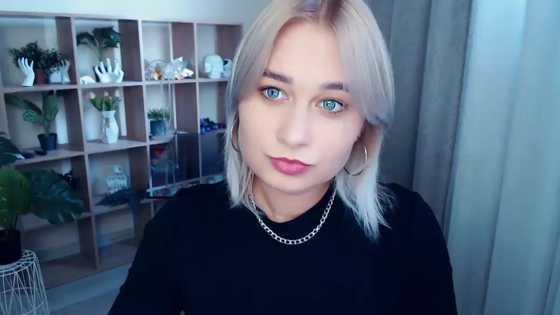 Gallery image thumbnail from Kukla_kolduna's myfreecams stream on, 10/03/2024, 15:08 image 13 of 20