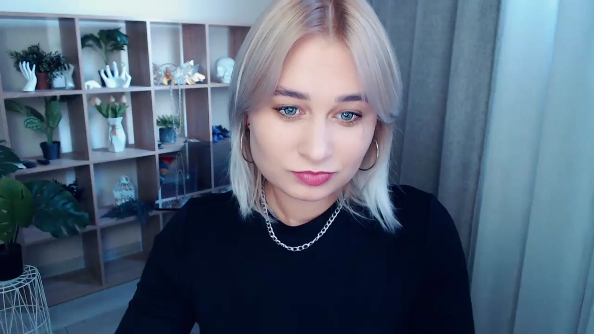 Gallery image thumbnail from Kukla_kolduna's myfreecams stream on, 10/03/2024, 15:08 image 12 of 20