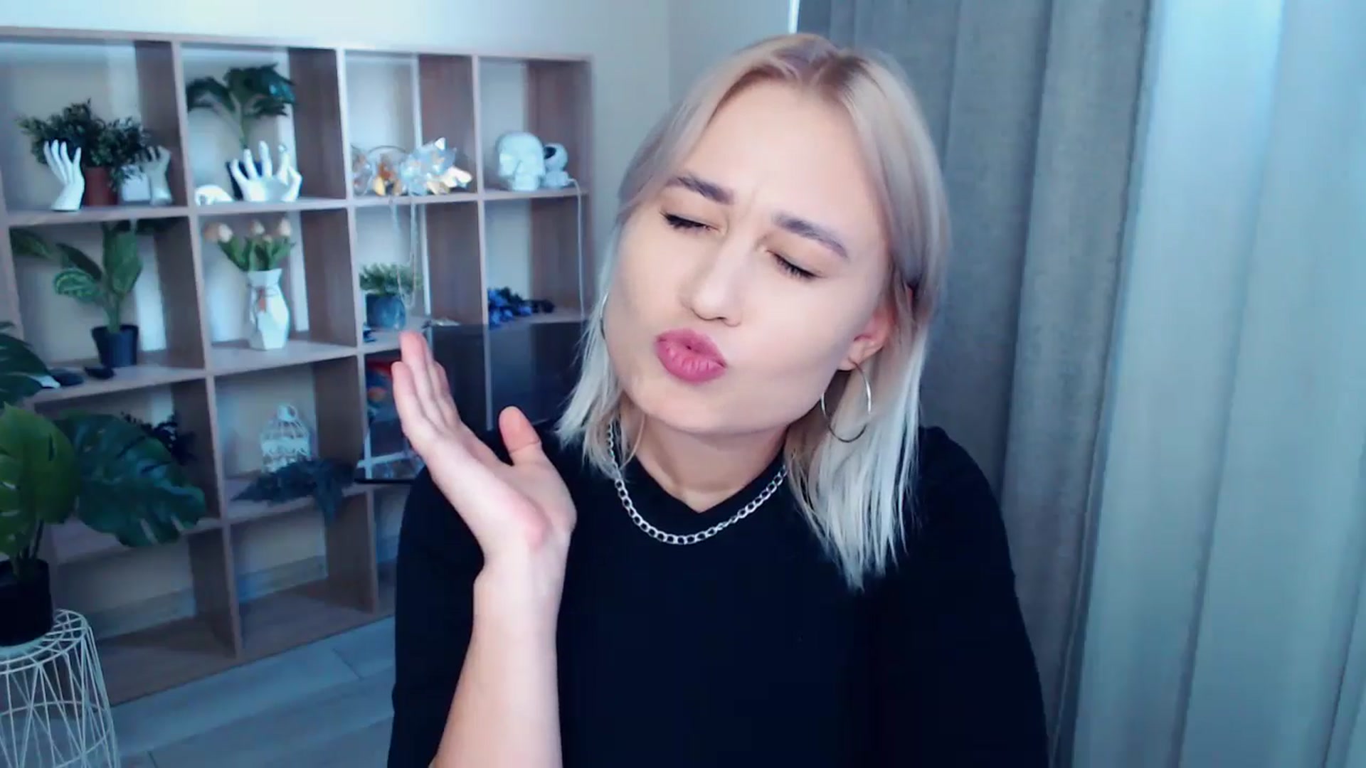 Gallery image thumbnail from Kukla_kolduna's myfreecams stream on, 10/03/2024, 15:08 image 14 of 20