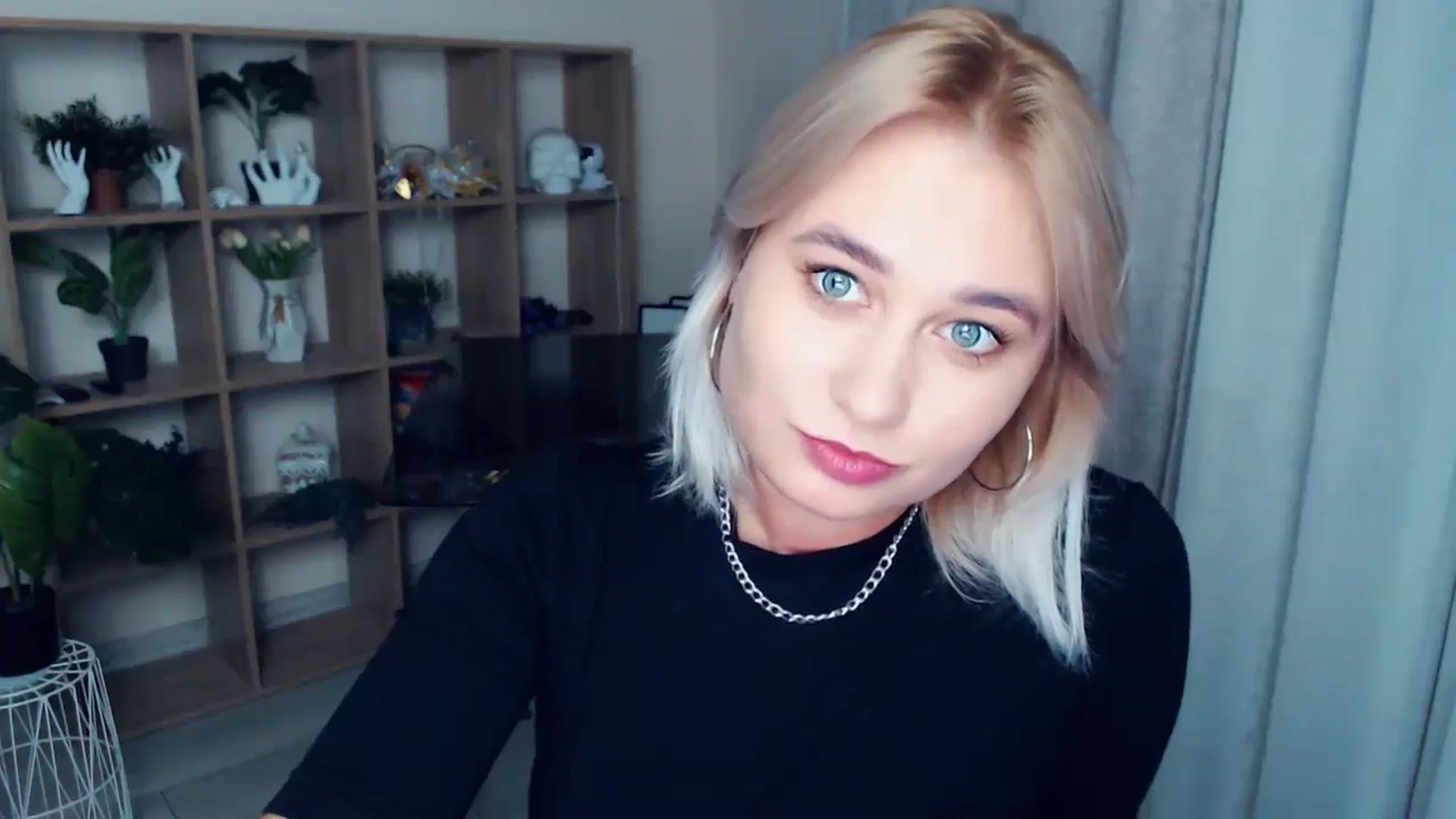 Gallery image thumbnail from Kukla_kolduna's myfreecams stream on, 10/03/2024, 16:28 image 13 of 20