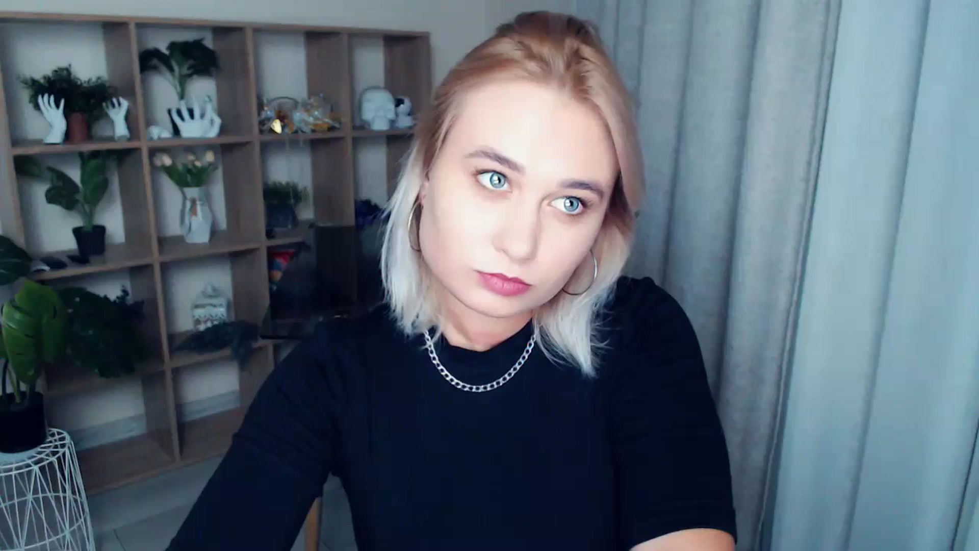 Gallery image thumbnail from Kukla_kolduna's myfreecams stream on, 10/03/2024, 16:28 image 18 of 20