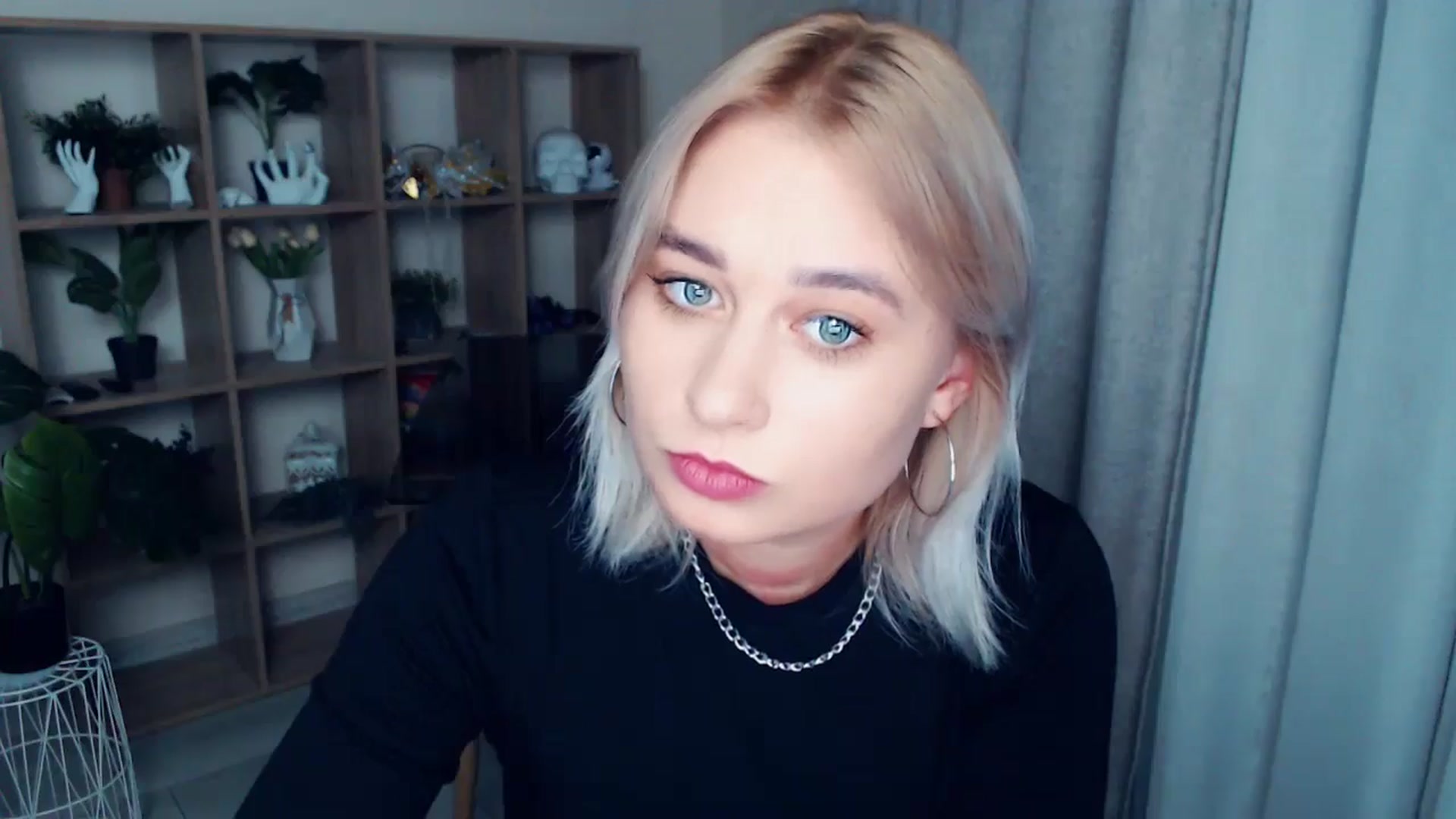 Gallery image thumbnail from Kukla_kolduna's myfreecams stream on, 10/03/2024, 16:28 image 16 of 20
