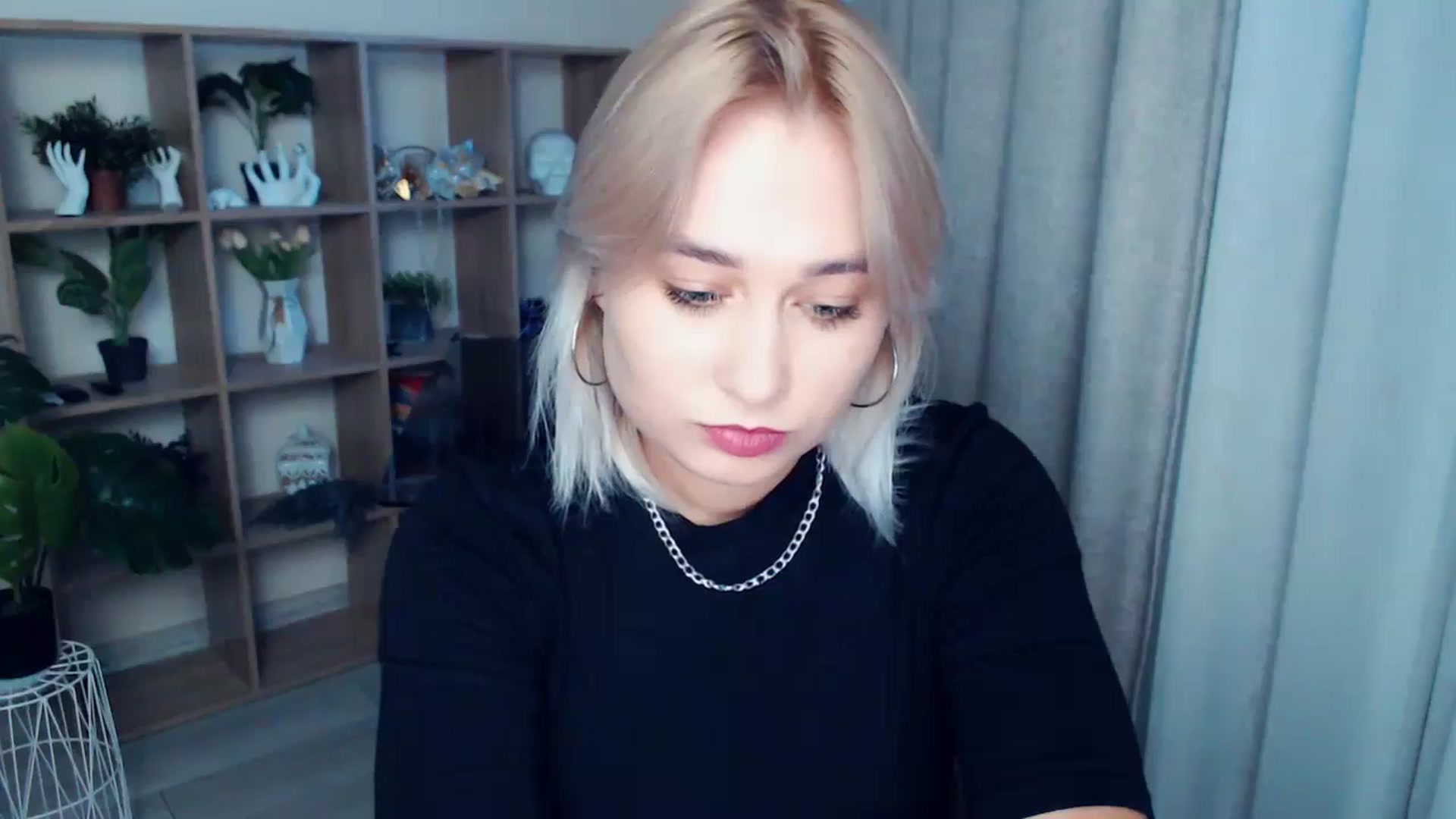 Gallery image thumbnail from Kukla_kolduna's myfreecams stream on, 10/03/2024, 16:28 image 2 of 20