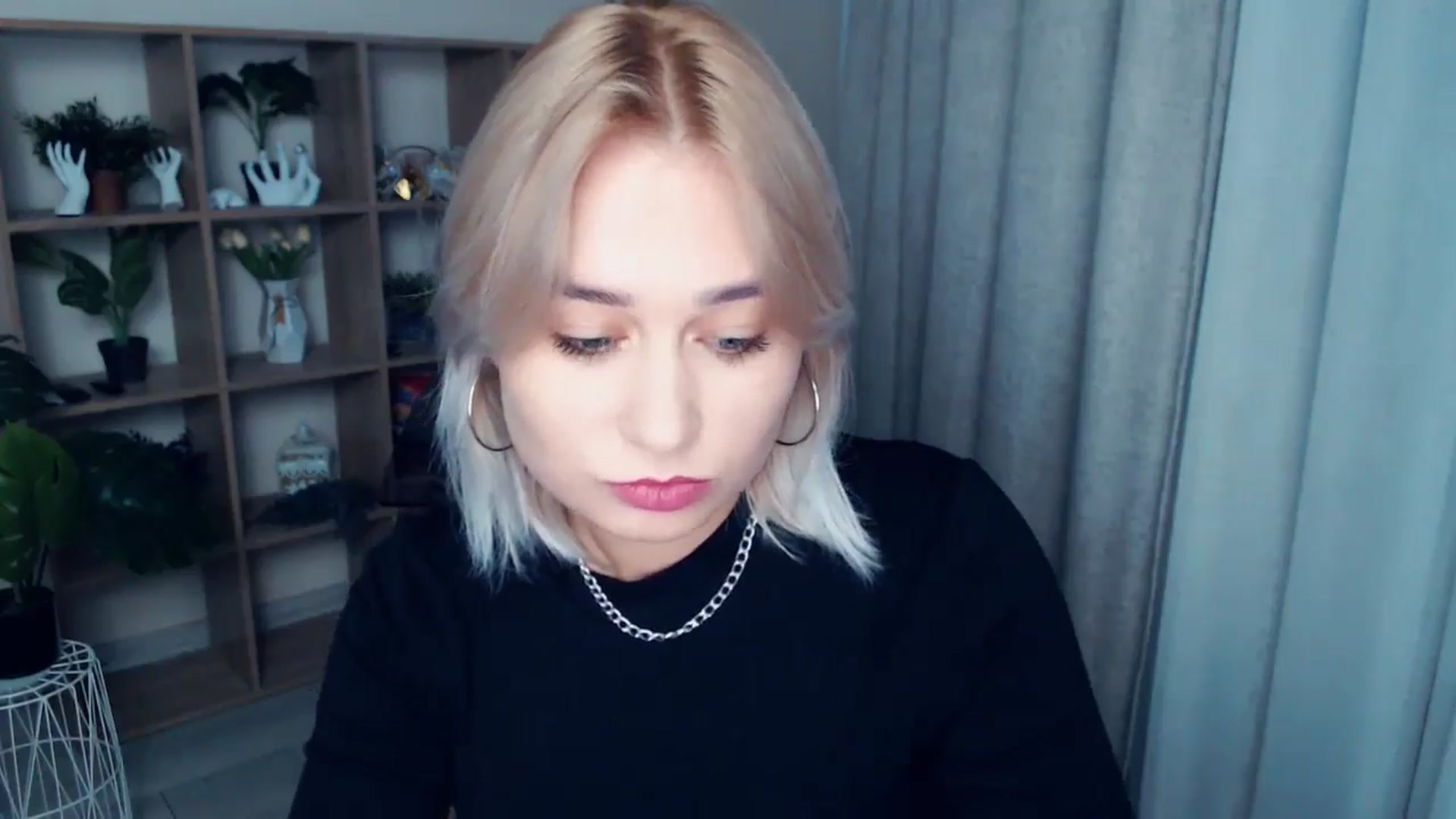 Gallery image thumbnail from Kukla_kolduna's myfreecams stream on, 10/03/2024, 16:28 image 6 of 20