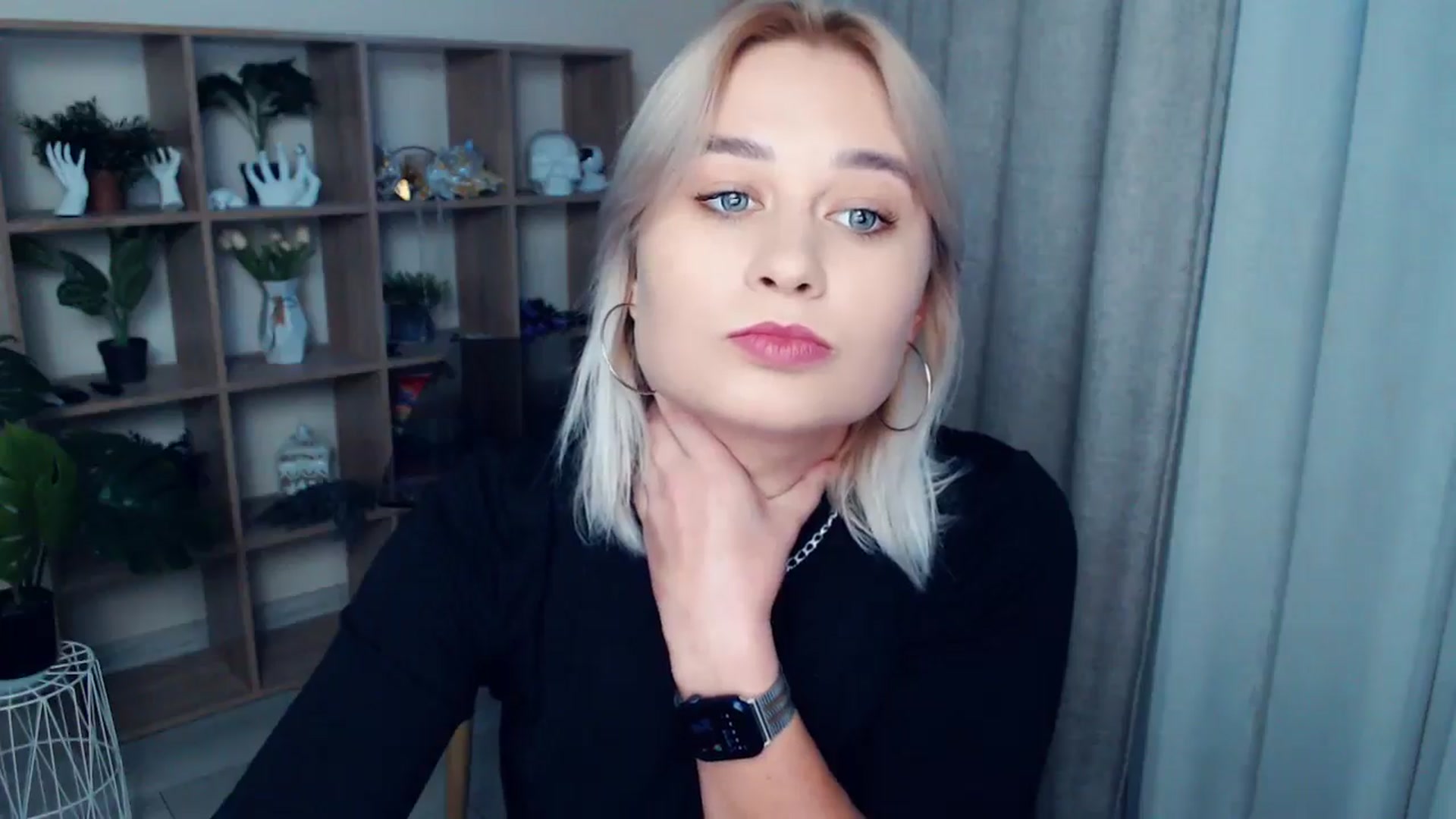 Gallery image thumbnail from Kukla_kolduna's myfreecams stream on, 10/03/2024, 16:28 image 4 of 20