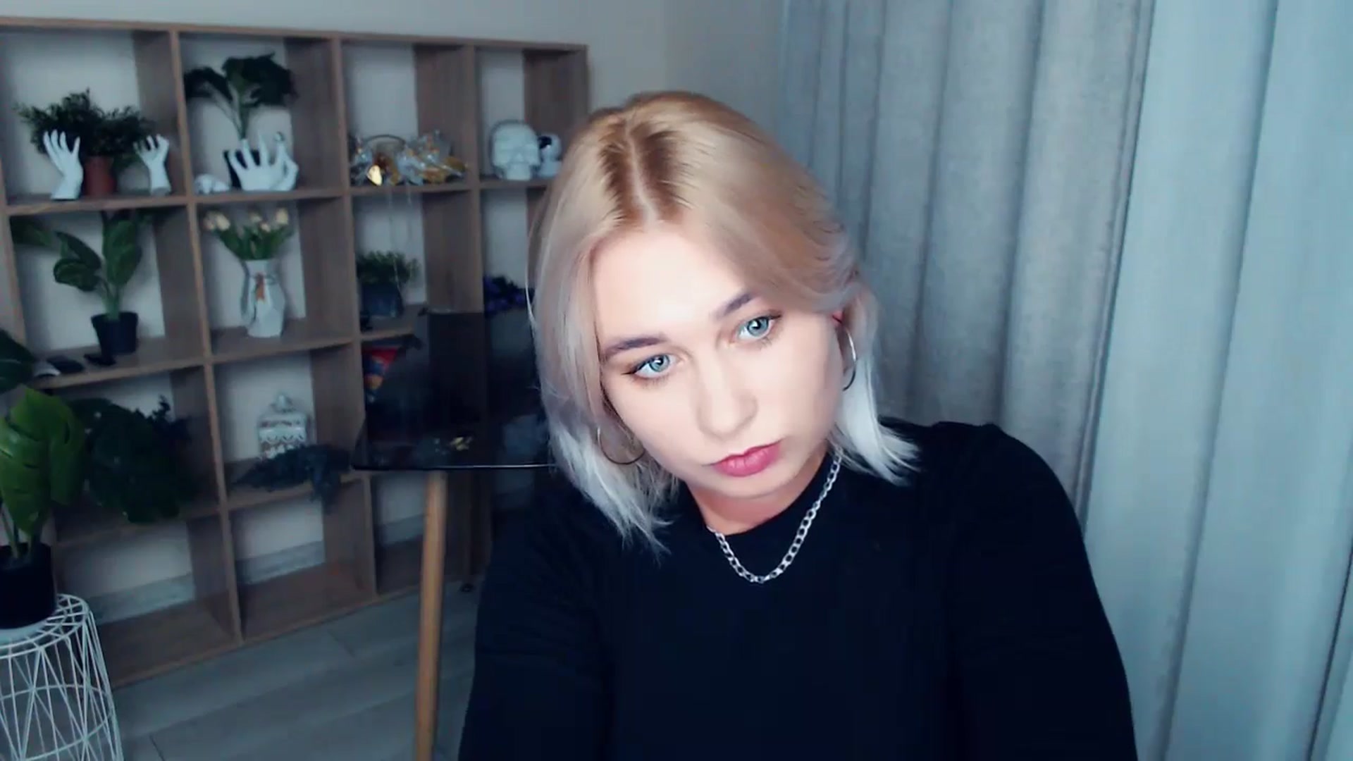 Gallery image thumbnail from Kukla_kolduna's myfreecams stream on, 10/03/2024, 16:28 image 12 of 20