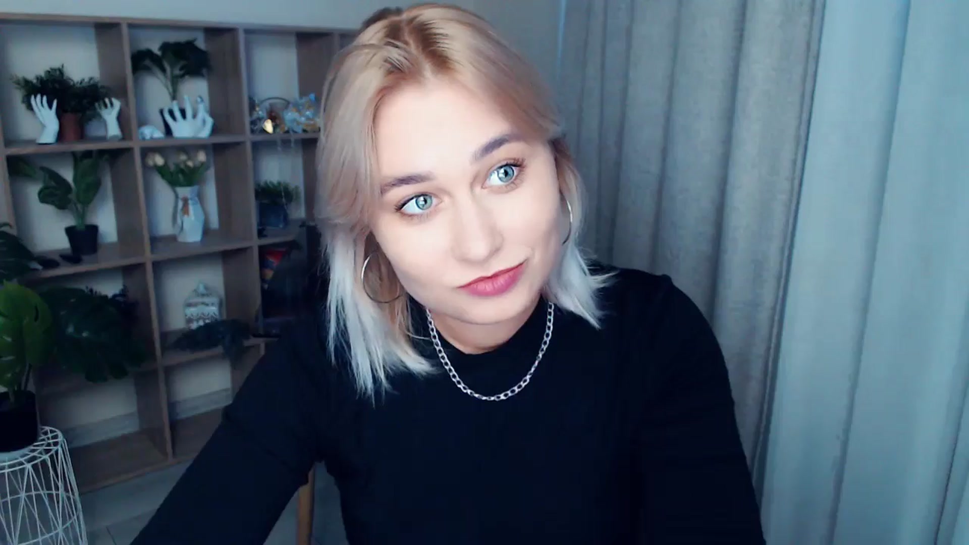 Gallery image thumbnail from Kukla_kolduna's myfreecams stream on, 10/03/2024, 16:28 image 3 of 20