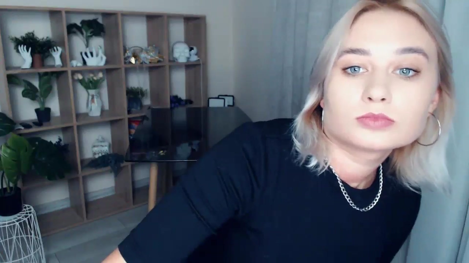 Gallery image thumbnail from Kukla_kolduna's myfreecams stream on, 10/03/2024, 16:28 image 15 of 20