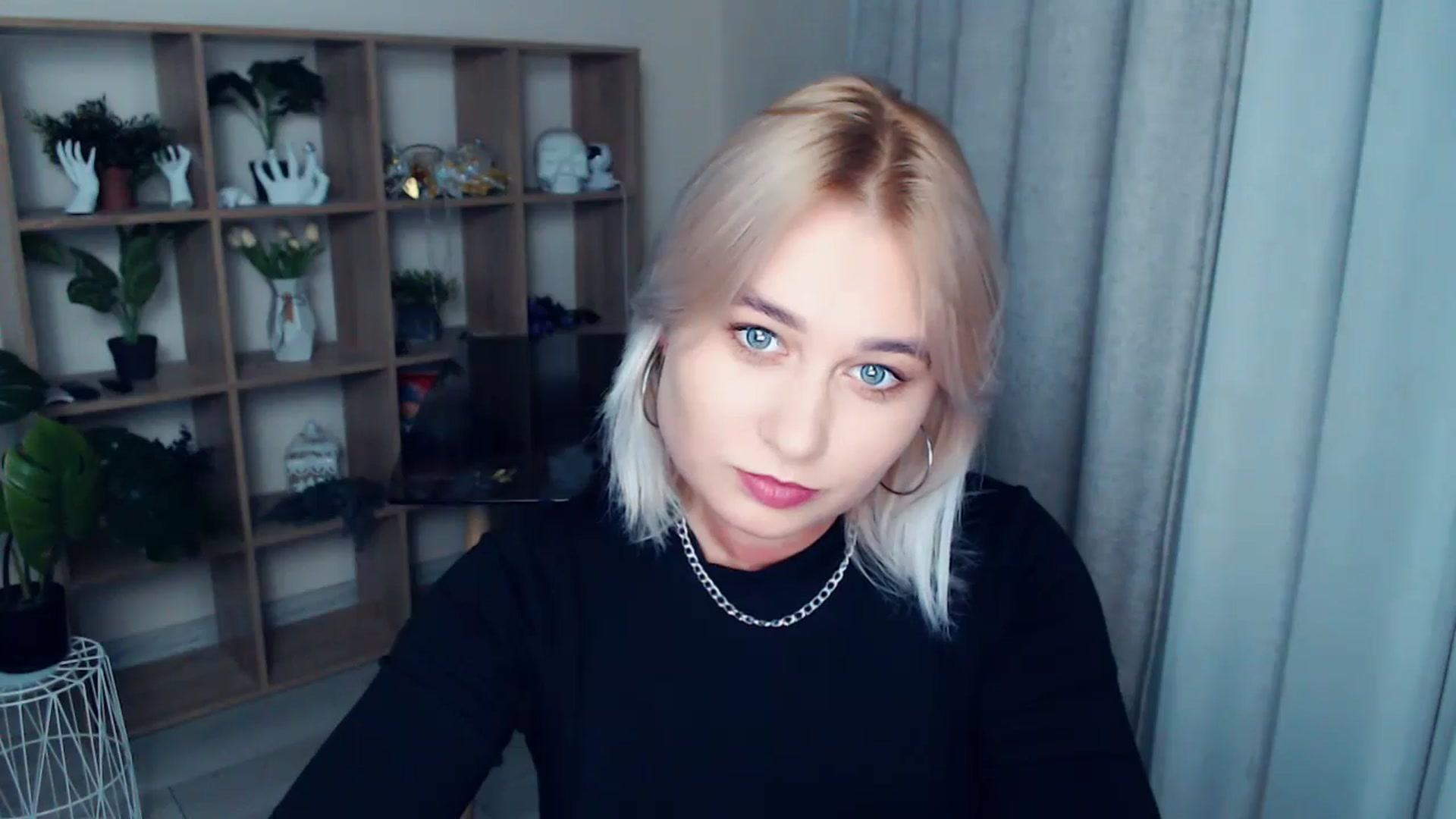 Gallery image thumbnail from Kukla_kolduna's myfreecams stream on, 10/03/2024, 16:28 image 14 of 20