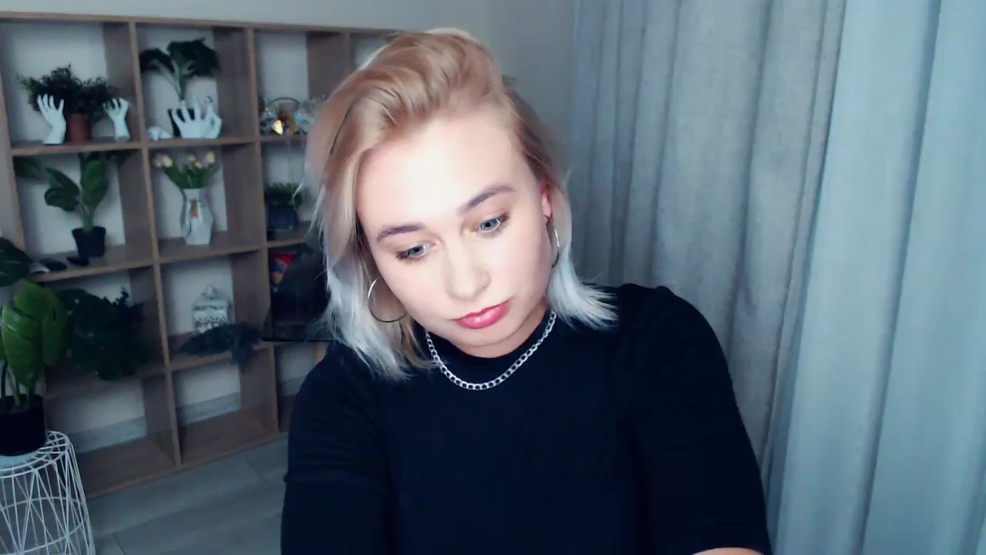 Gallery image thumbnail from Kukla_kolduna's myfreecams stream on, 10/03/2024, 18:10 image 4 of 20