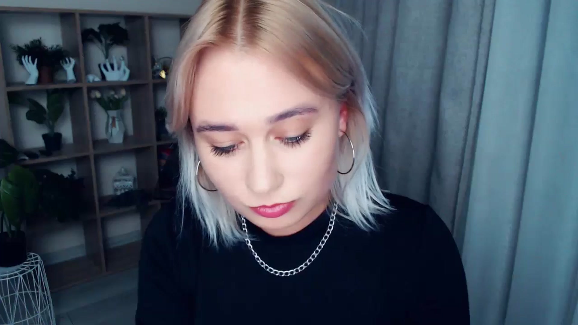 Gallery image thumbnail from Kukla_kolduna's myfreecams stream on, 10/03/2024, 18:10 image 5 of 20