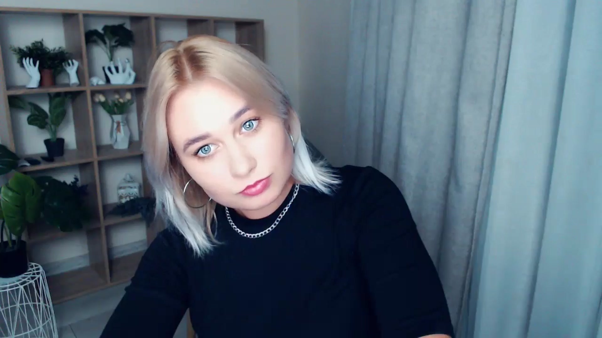 Gallery image thumbnail from Kukla_kolduna's myfreecams stream on, 10/03/2024, 18:10 image 3 of 20