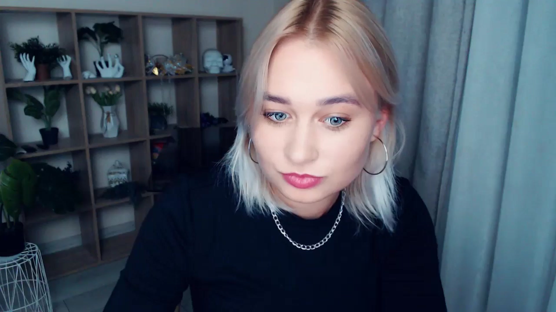 Gallery image thumbnail from Kukla_kolduna's myfreecams stream on, 10/03/2024, 18:10 image 17 of 20