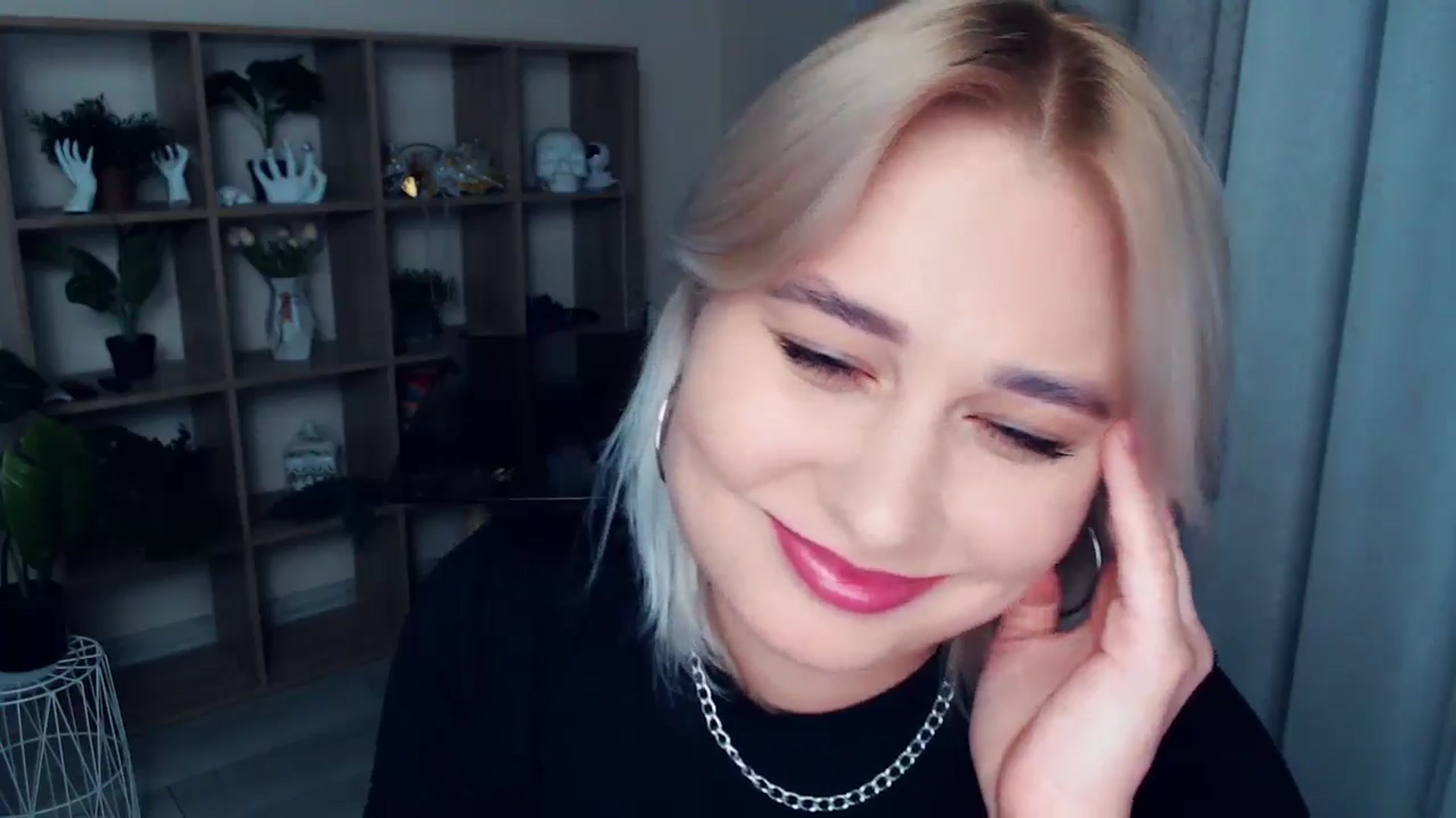 Gallery image thumbnail from Kukla_kolduna's myfreecams stream on, 10/03/2024, 18:10 image 6 of 20