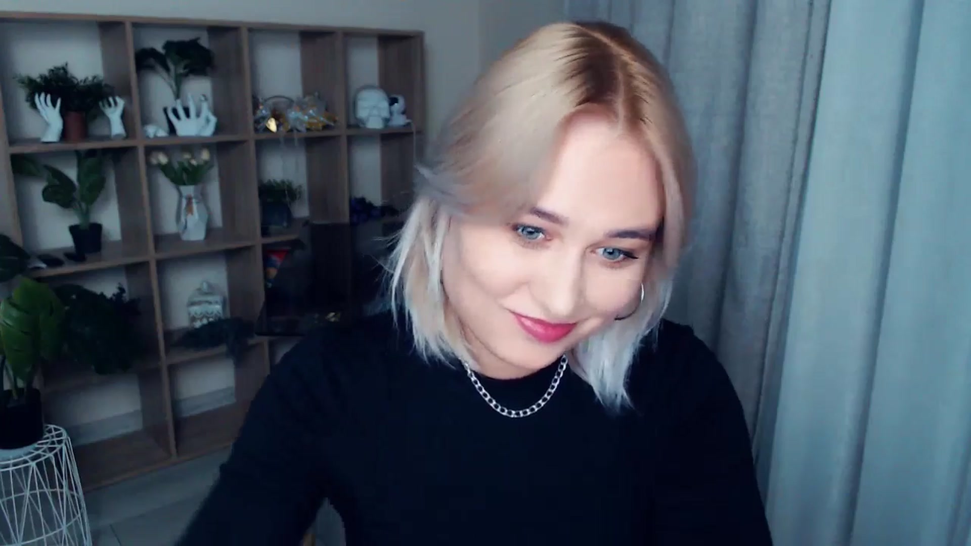 Gallery image thumbnail from Kukla_kolduna's myfreecams stream on, 10/03/2024, 18:10 image 14 of 20