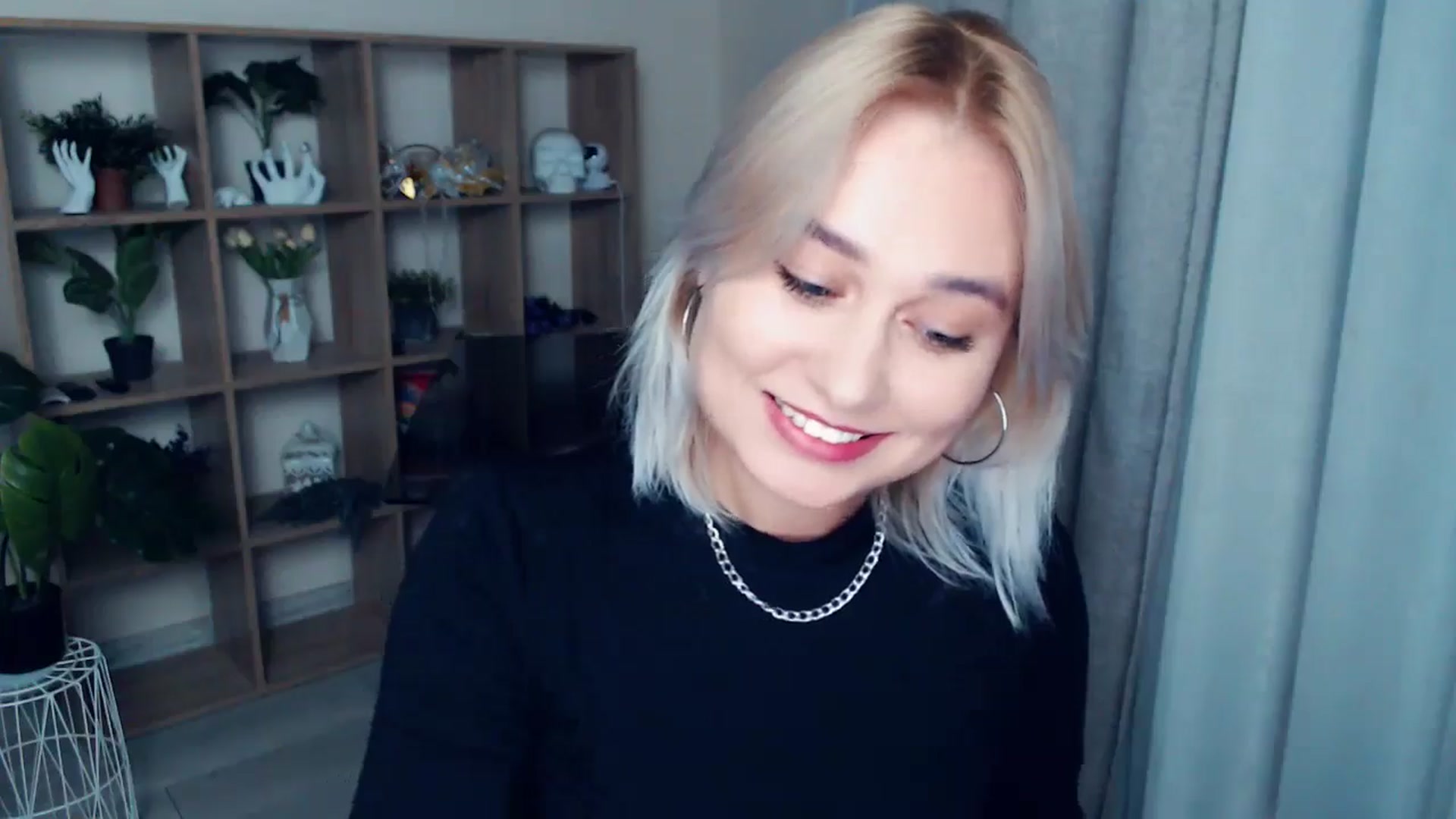 Gallery image thumbnail from Kukla_kolduna's myfreecams stream on, 10/03/2024, 18:10 image 15 of 20