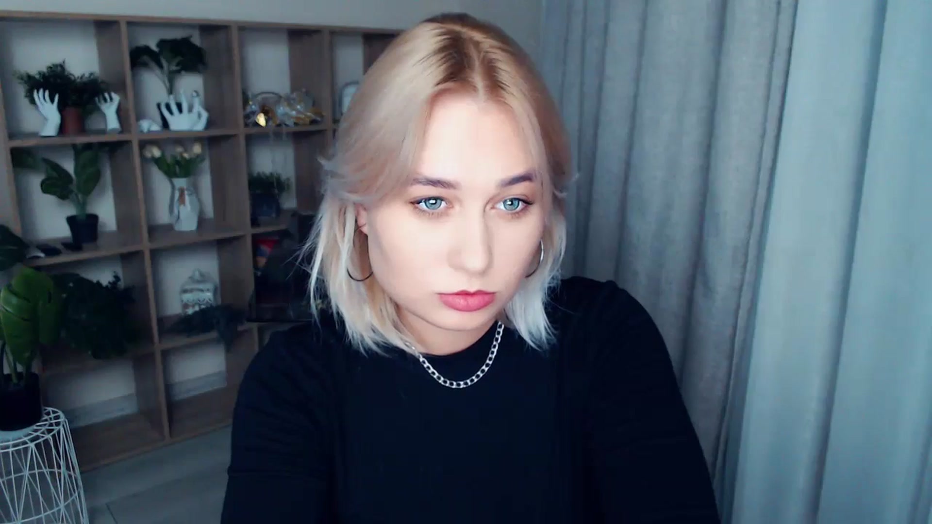 Gallery image thumbnail from Kukla_kolduna's myfreecams stream on, 10/03/2024, 18:10 image 13 of 20