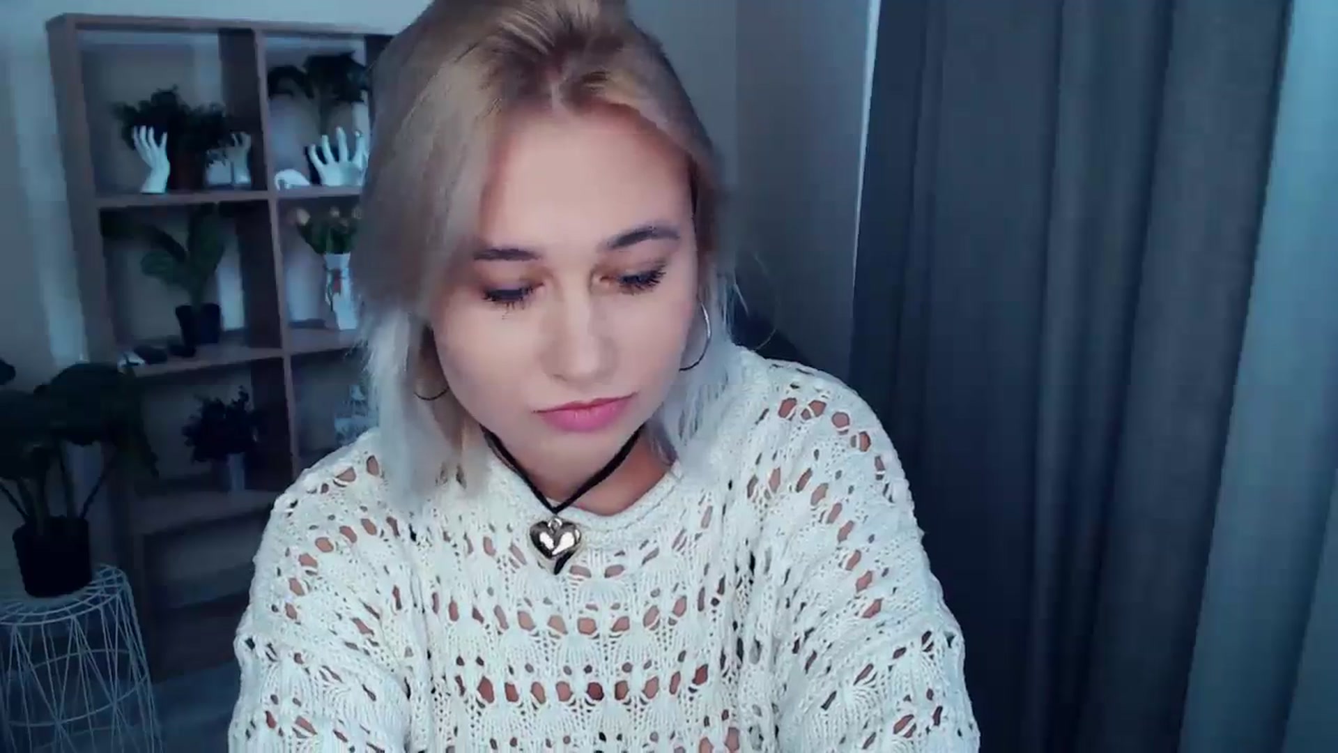 Gallery image thumbnail from Kukla_kolduna's myfreecams stream on, 10/04/2024, 14:07 image 15 of 20