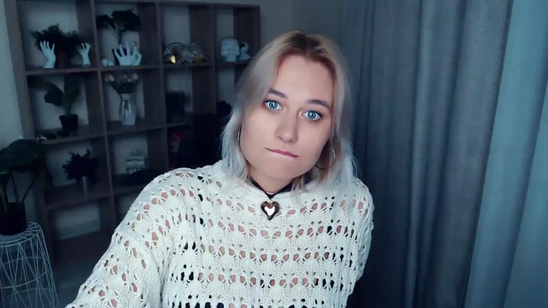 Gallery image thumbnail from Kukla_kolduna's myfreecams stream on, 10/04/2024, 18:16 image 16 of 20