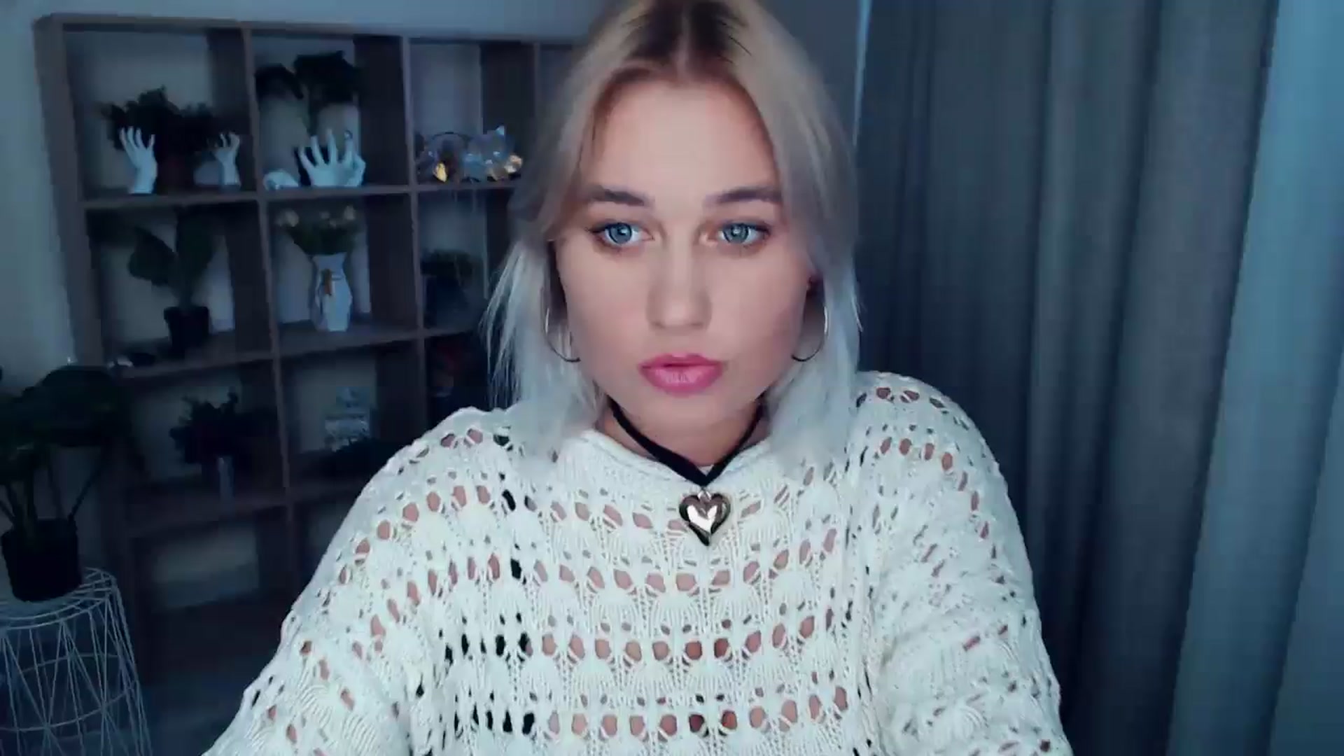 Gallery image thumbnail from Kukla_kolduna's myfreecams stream on, 10/04/2024, 18:16 image 1 of 20