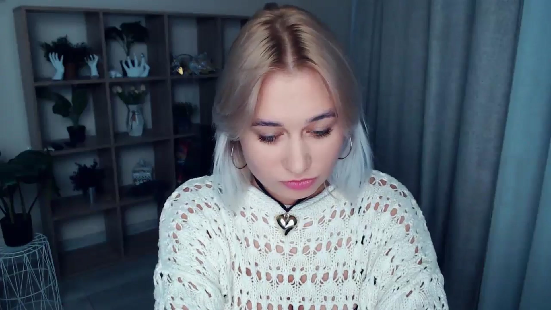 Gallery image thumbnail from Kukla_kolduna's myfreecams stream on, 10/04/2024, 18:16 image 4 of 20