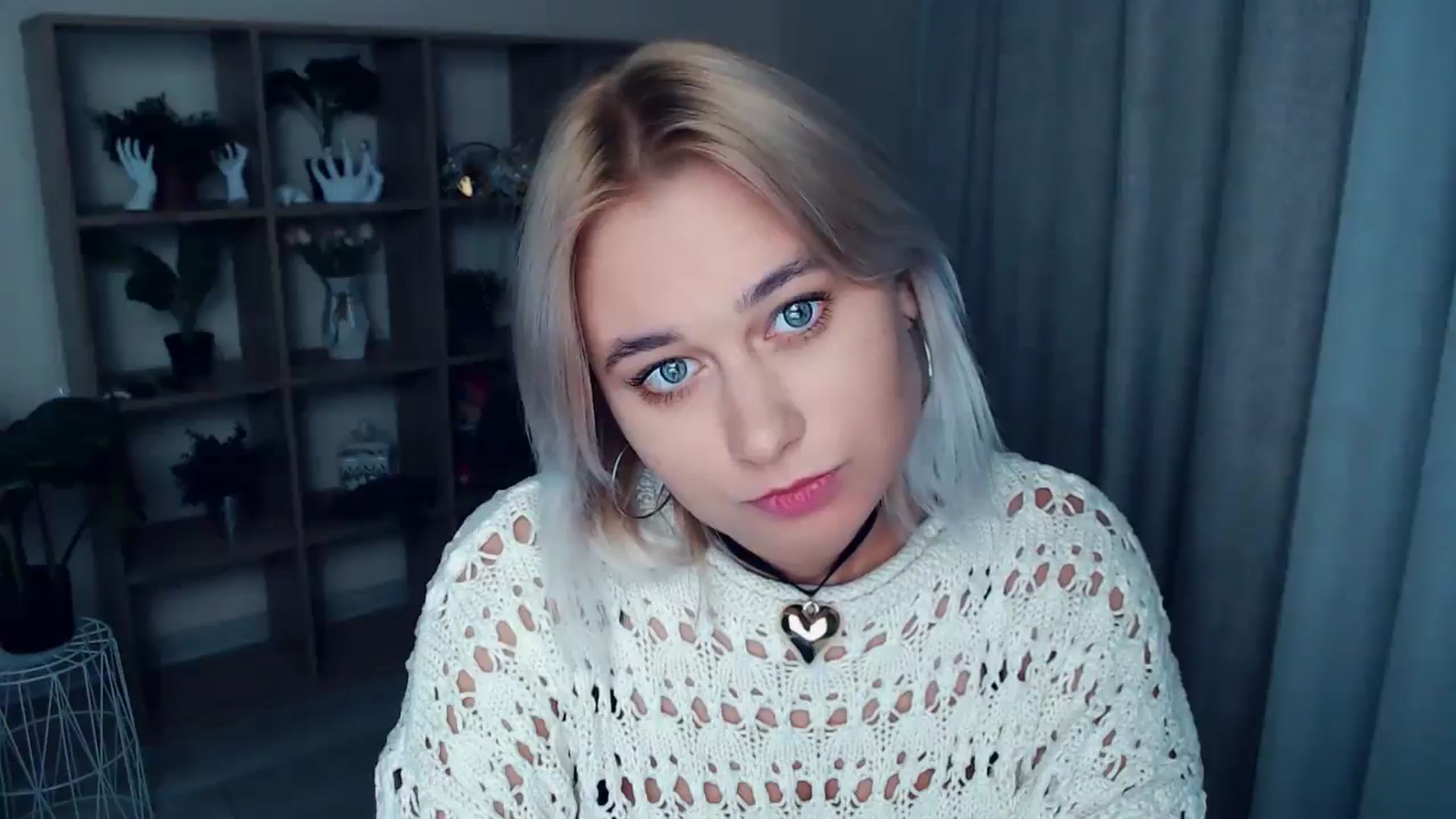 Gallery image thumbnail from Kukla_kolduna's myfreecams stream on, 10/04/2024, 18:16 image 10 of 20