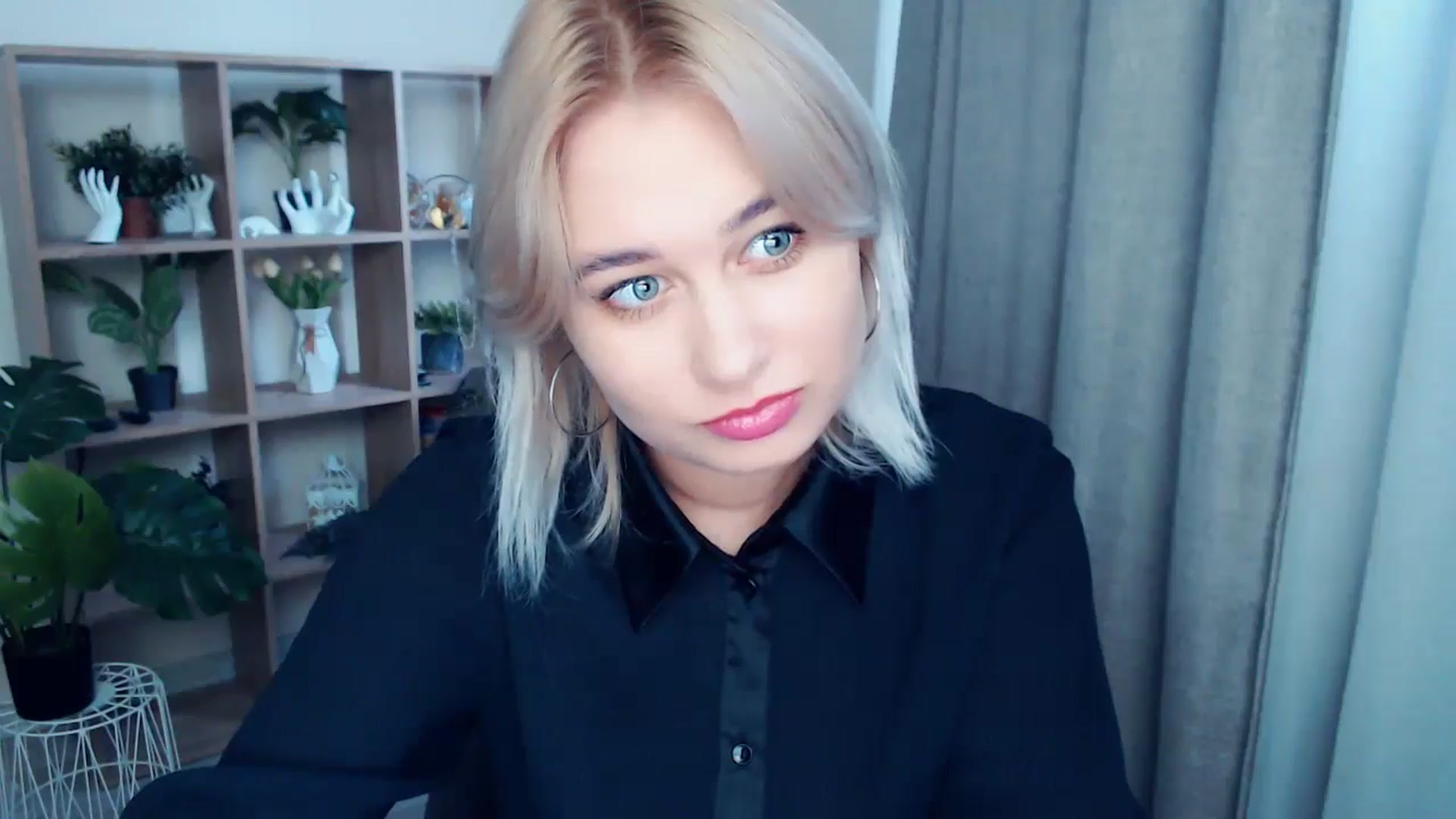 Gallery image thumbnail from Kukla_kolduna's myfreecams stream on, 10/05/2024, 13:33 image 10 of 20