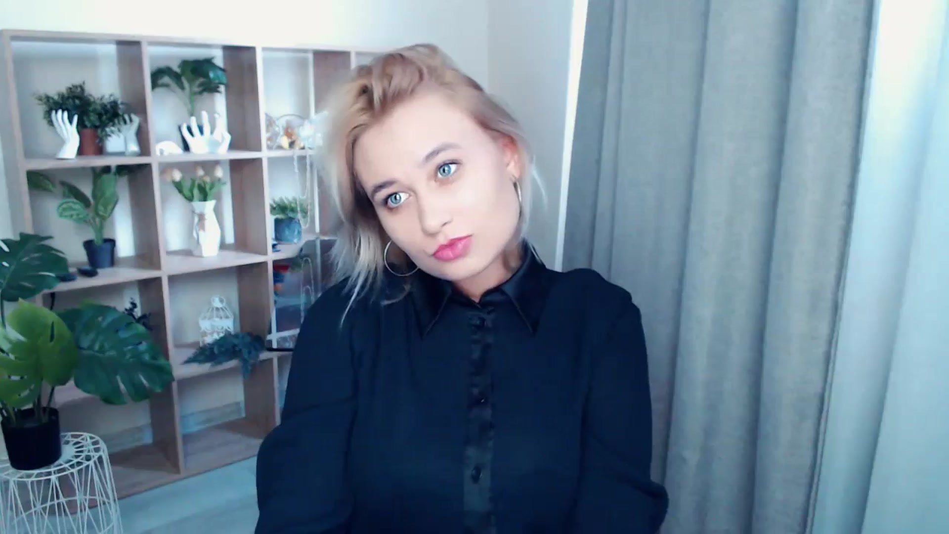 Gallery image thumbnail from Kukla_kolduna's myfreecams stream on, 10/05/2024, 13:33 image 4 of 20