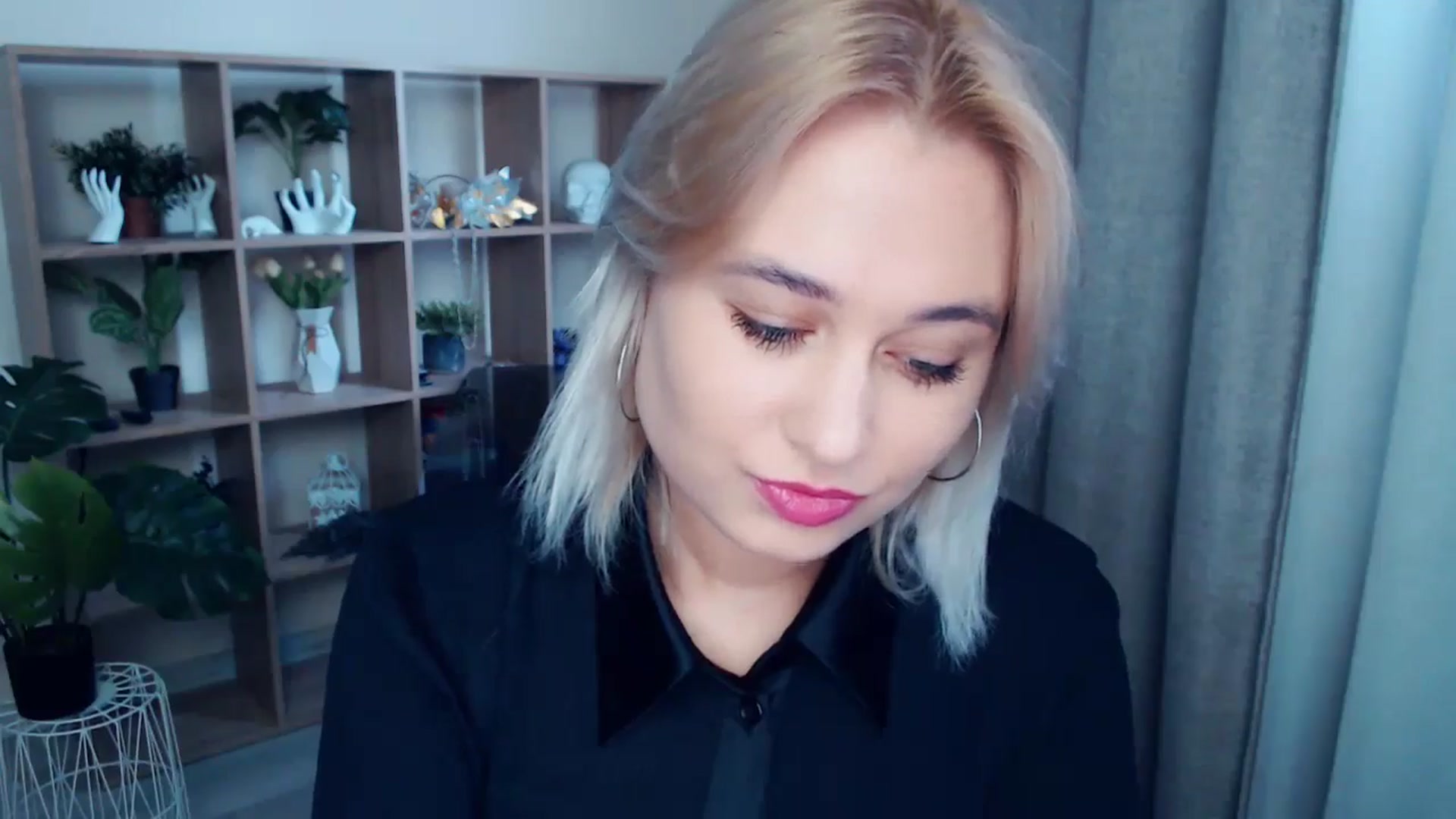 Gallery image thumbnail from Kukla_kolduna's myfreecams stream on, 10/05/2024, 13:33 image 13 of 20