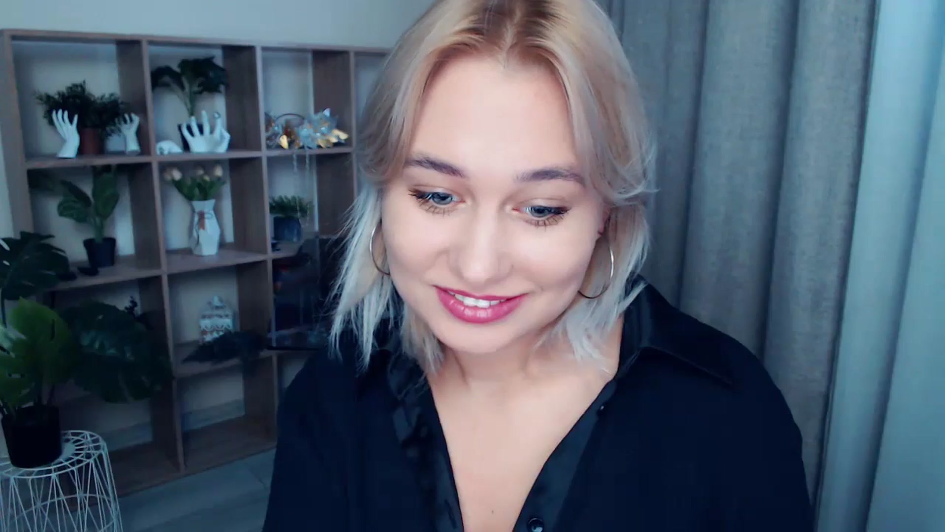 Gallery image thumbnail from Kukla_kolduna's myfreecams stream on, 10/05/2024, 14:32 image 16 of 20