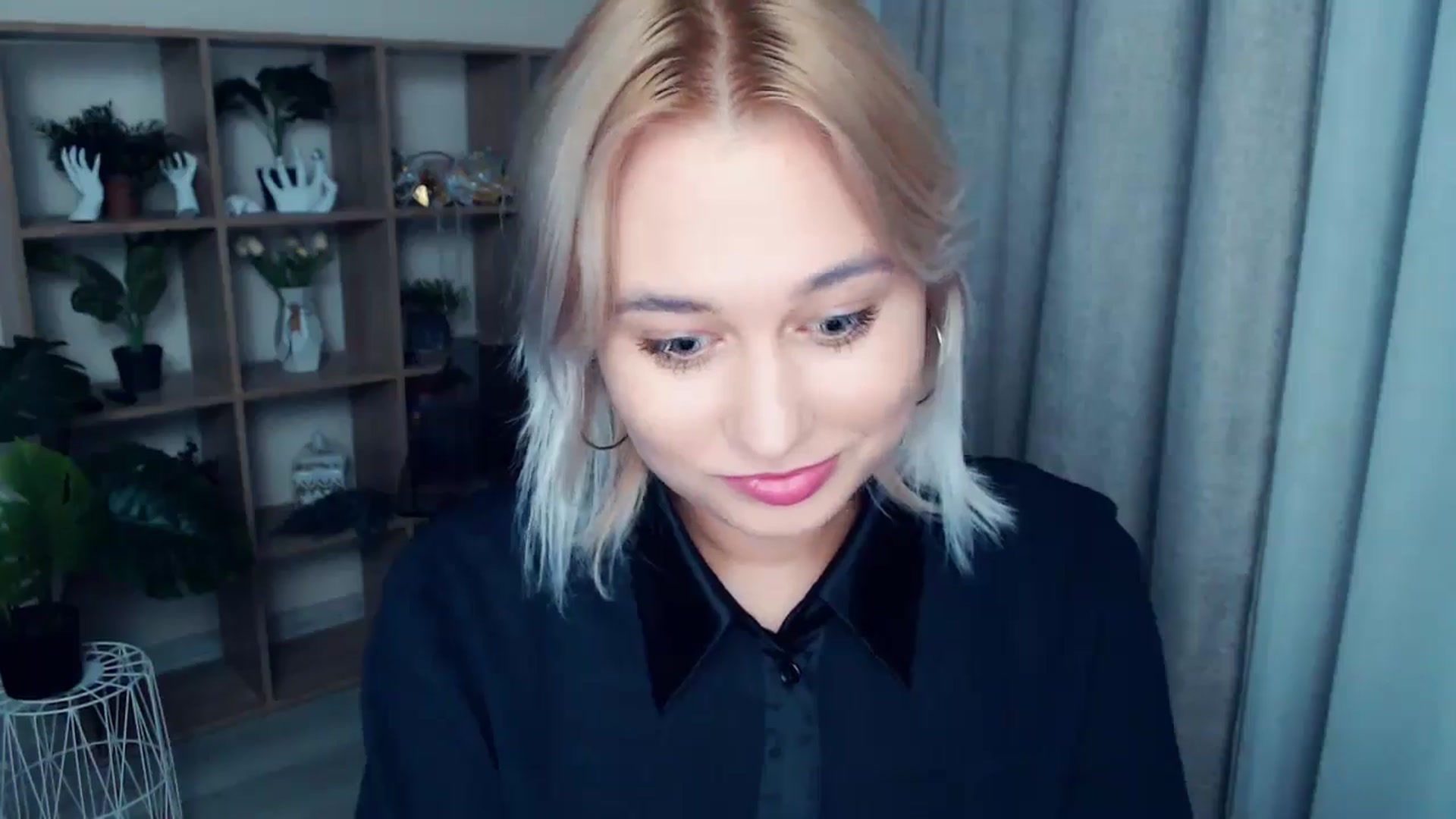 Gallery image thumbnail from Kukla_kolduna's myfreecams stream on, 10/05/2024, 17:13 image 19 of 20