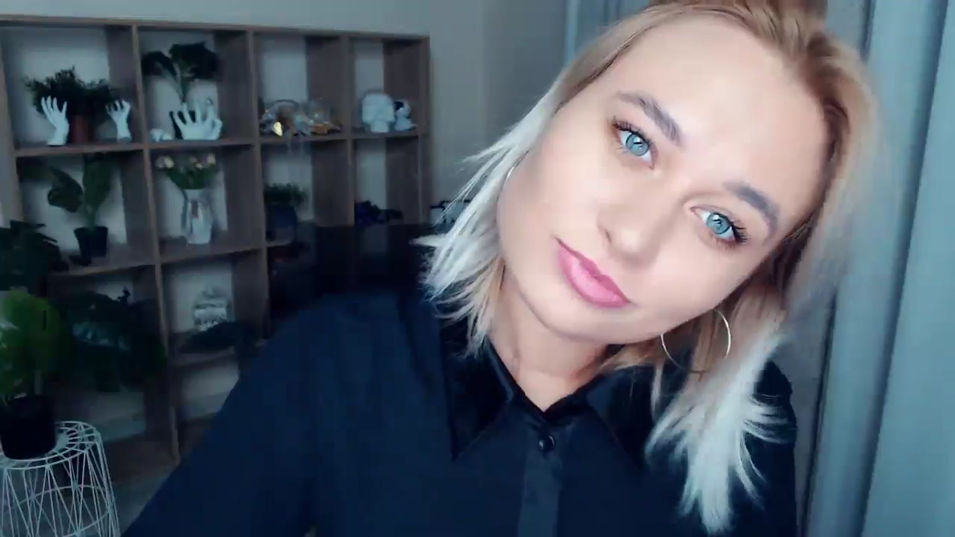 Gallery image thumbnail from Kukla_kolduna's myfreecams stream on, 10/05/2024, 17:13 image 10 of 20