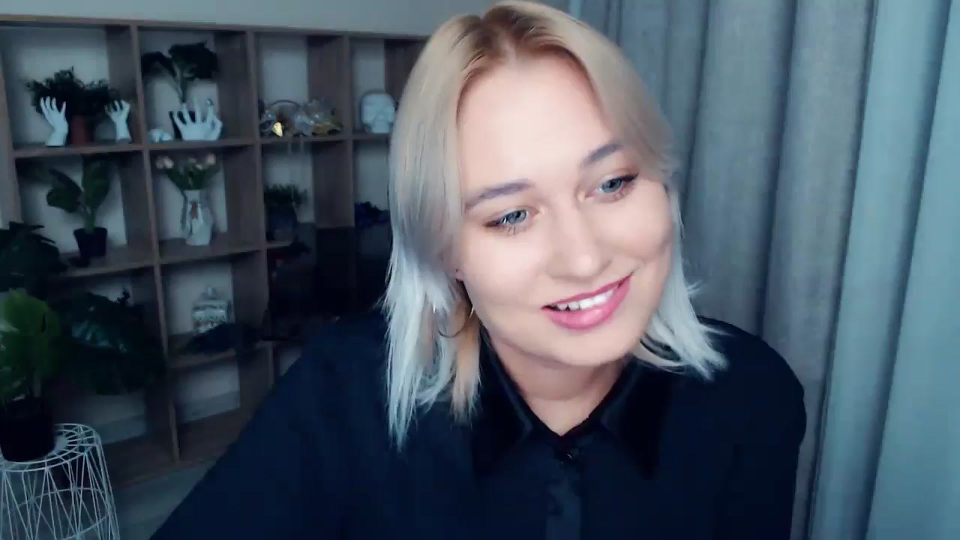 Gallery image thumbnail from Kukla_kolduna's myfreecams stream on, 10/05/2024, 17:13 image 14 of 20