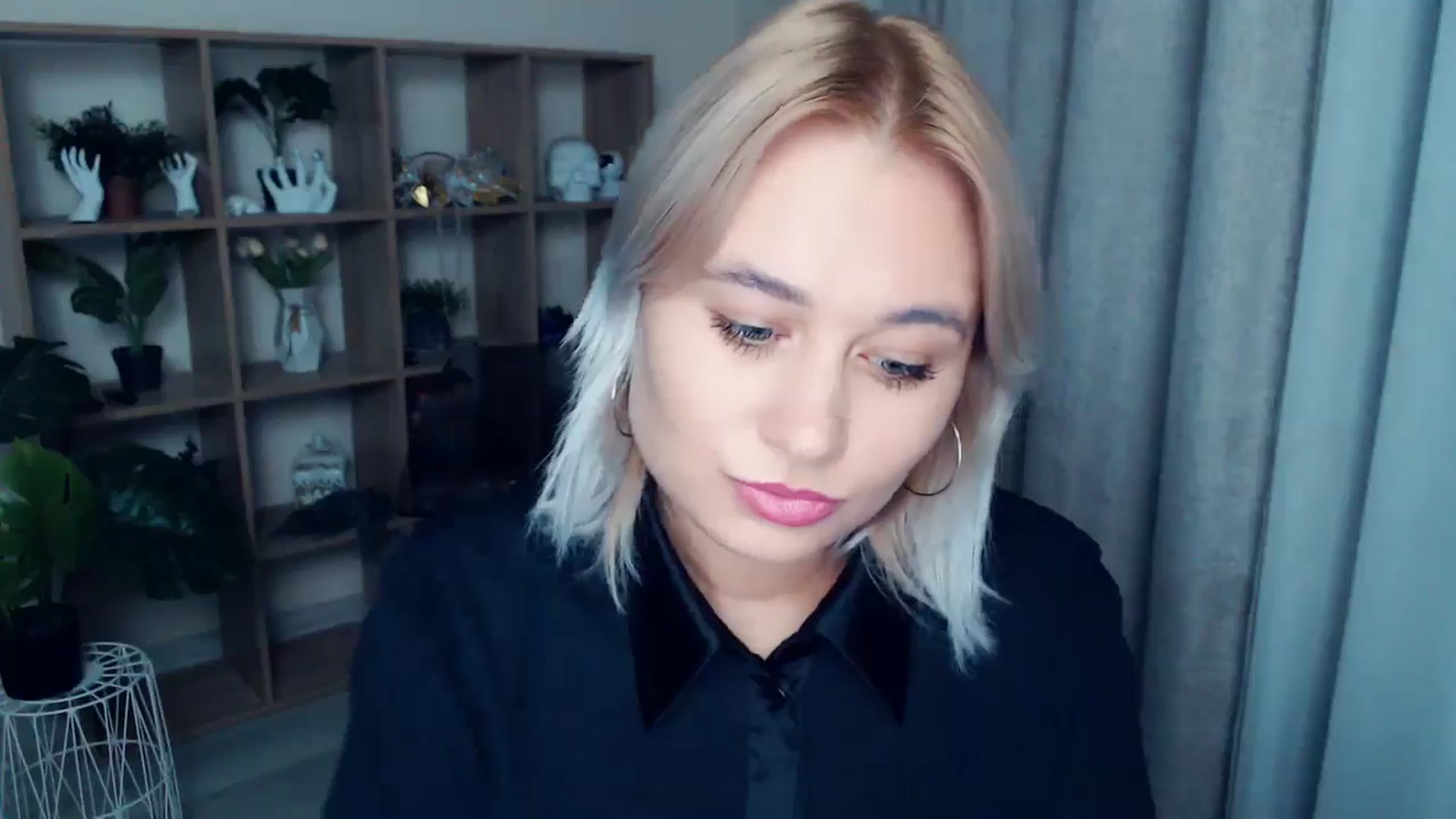 Gallery image thumbnail from Kukla_kolduna's myfreecams stream on, 10/05/2024, 17:13 image 16 of 20