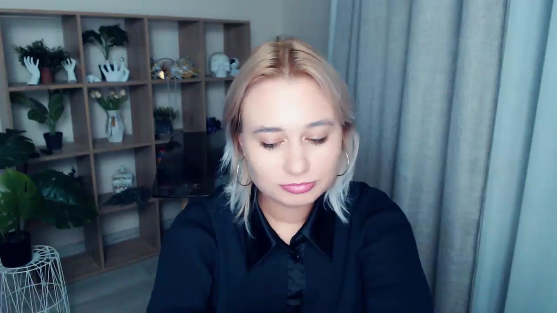 Gallery image thumbnail from Kukla_kolduna's myfreecams stream on, 10/05/2024, 17:13 image 4 of 20