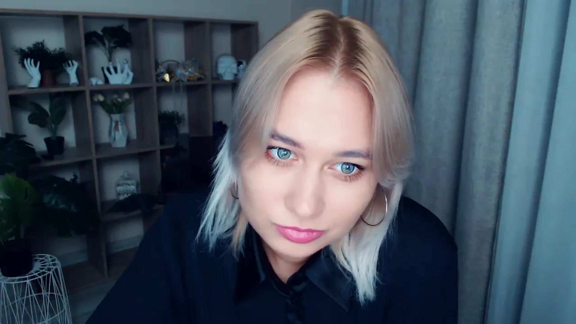 Gallery image thumbnail from Kukla_kolduna's myfreecams stream on, 10/05/2024, 17:13 image 15 of 20