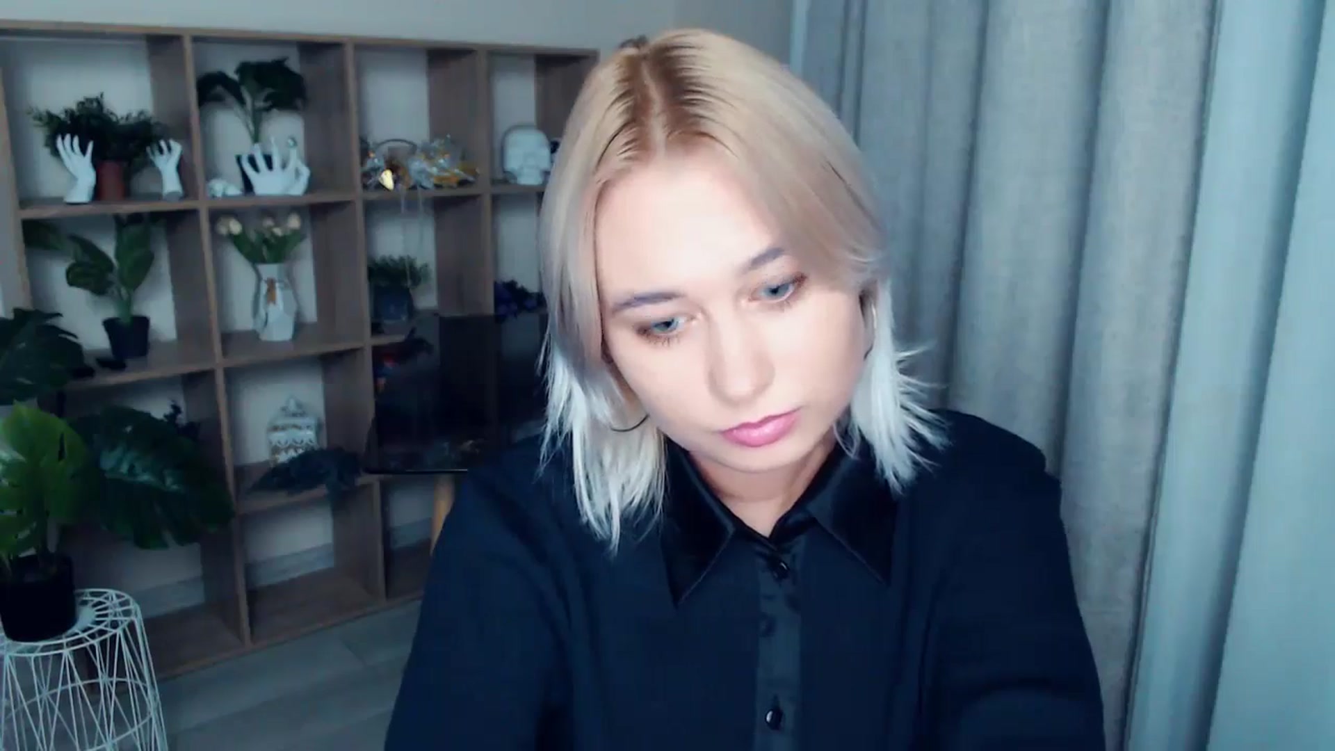 Gallery image thumbnail from Kukla_kolduna's myfreecams stream on, 10/05/2024, 17:13 image 6 of 20