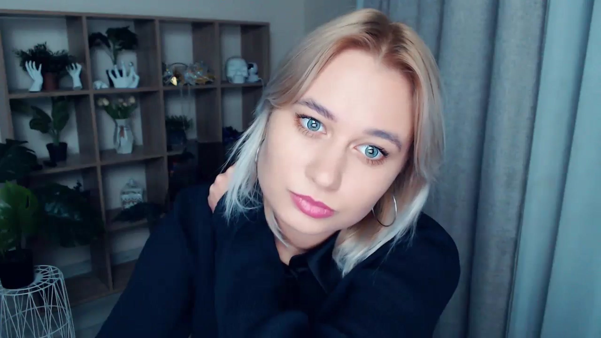 Gallery image thumbnail from Kukla_kolduna's myfreecams stream on, 10/05/2024, 17:59 image 13 of 20